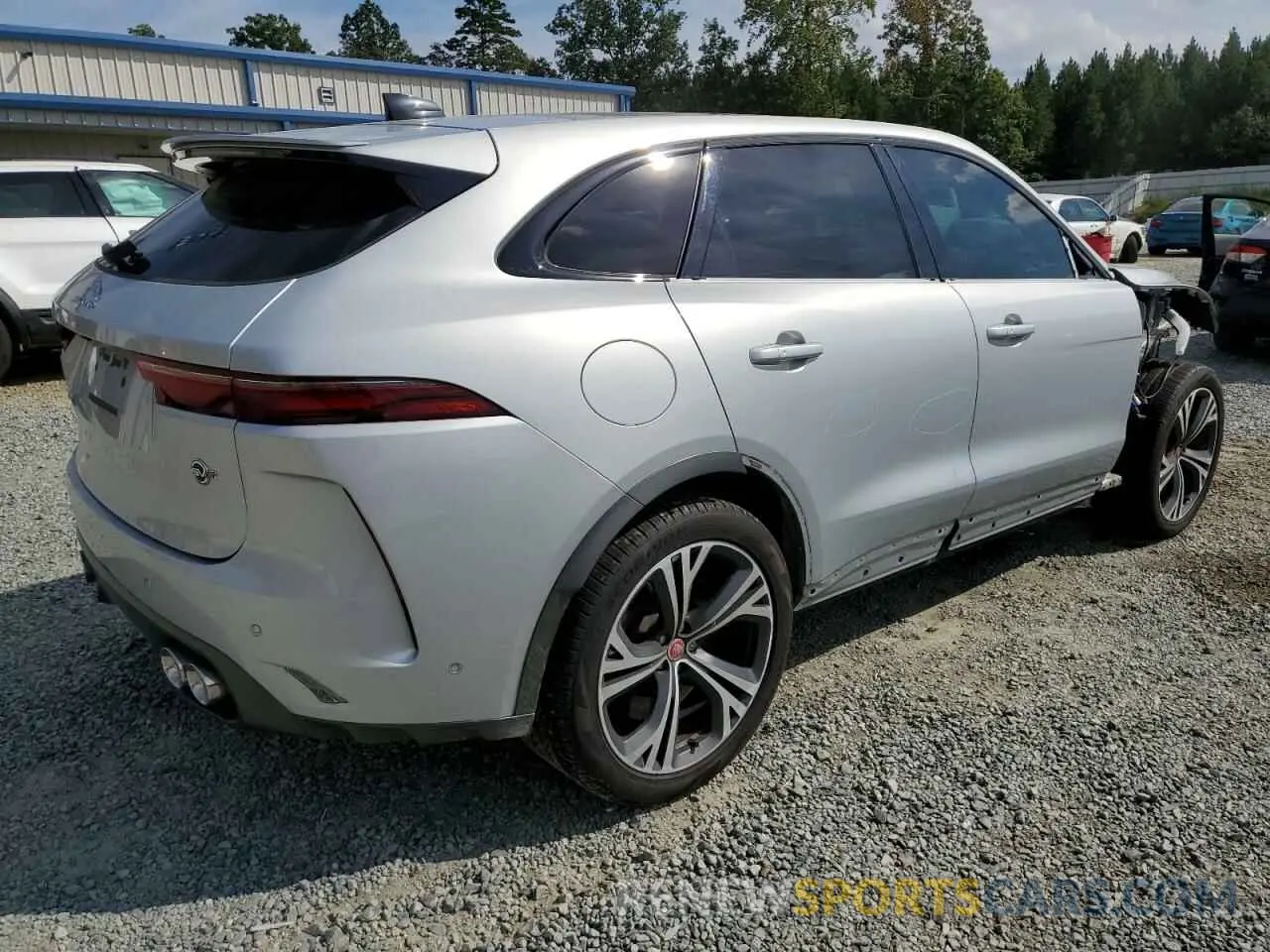 3 Photograph of a damaged car SADCZ2EE9PA708761 JAGUAR F-PACE 2023