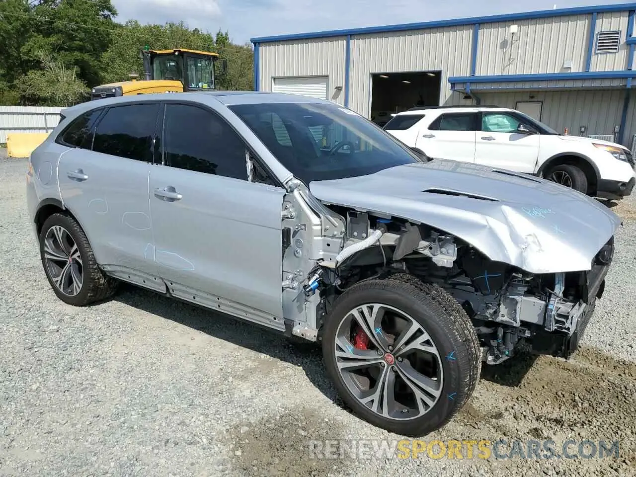 4 Photograph of a damaged car SADCZ2EE9PA708761 JAGUAR F-PACE 2023
