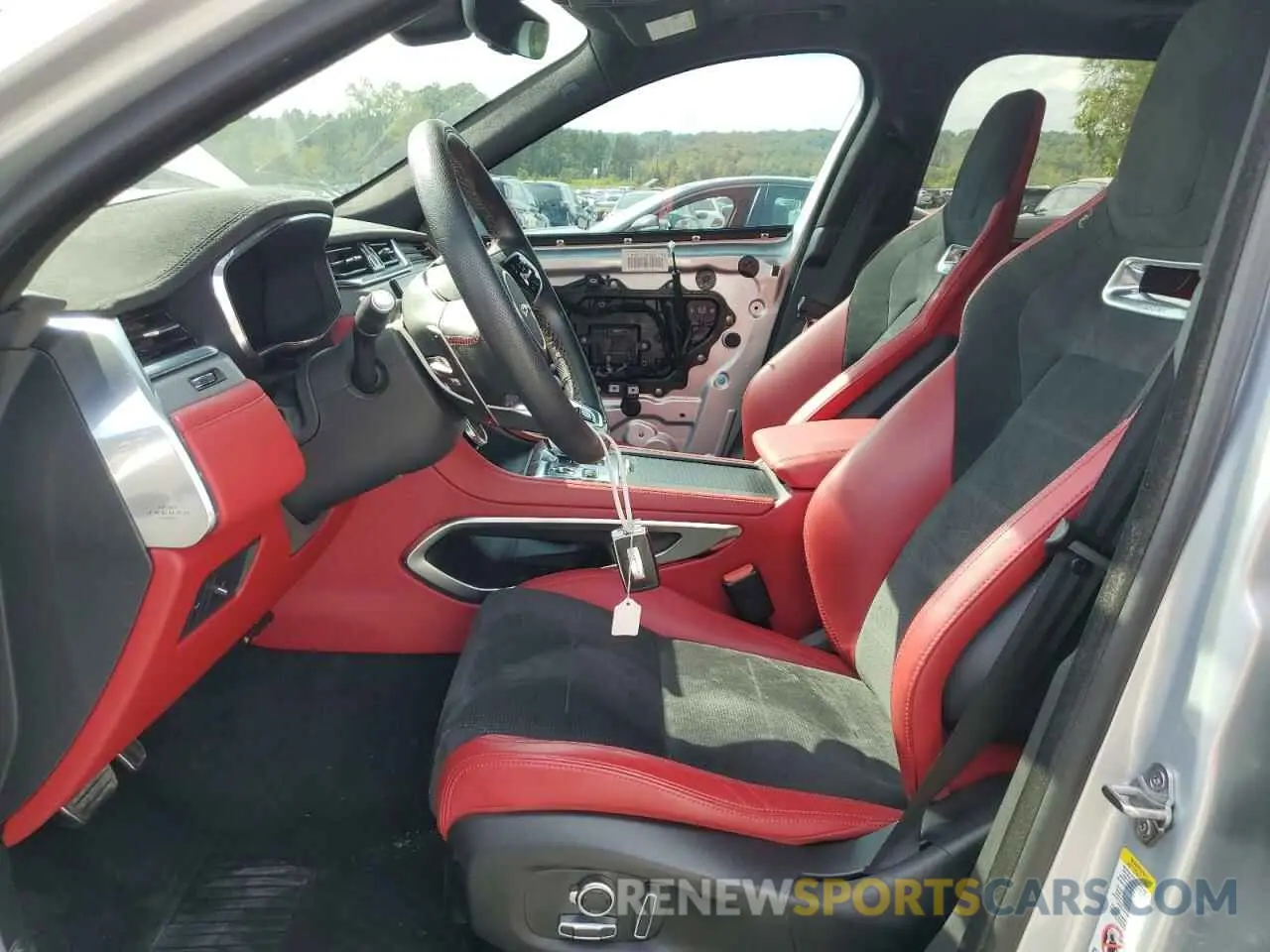 7 Photograph of a damaged car SADCZ2EE9PA708761 JAGUAR F-PACE 2023