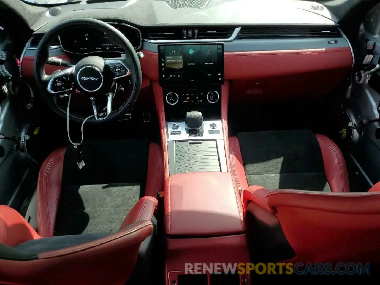8 Photograph of a damaged car SADCZ2EE9PA708761 JAGUAR F-PACE 2023