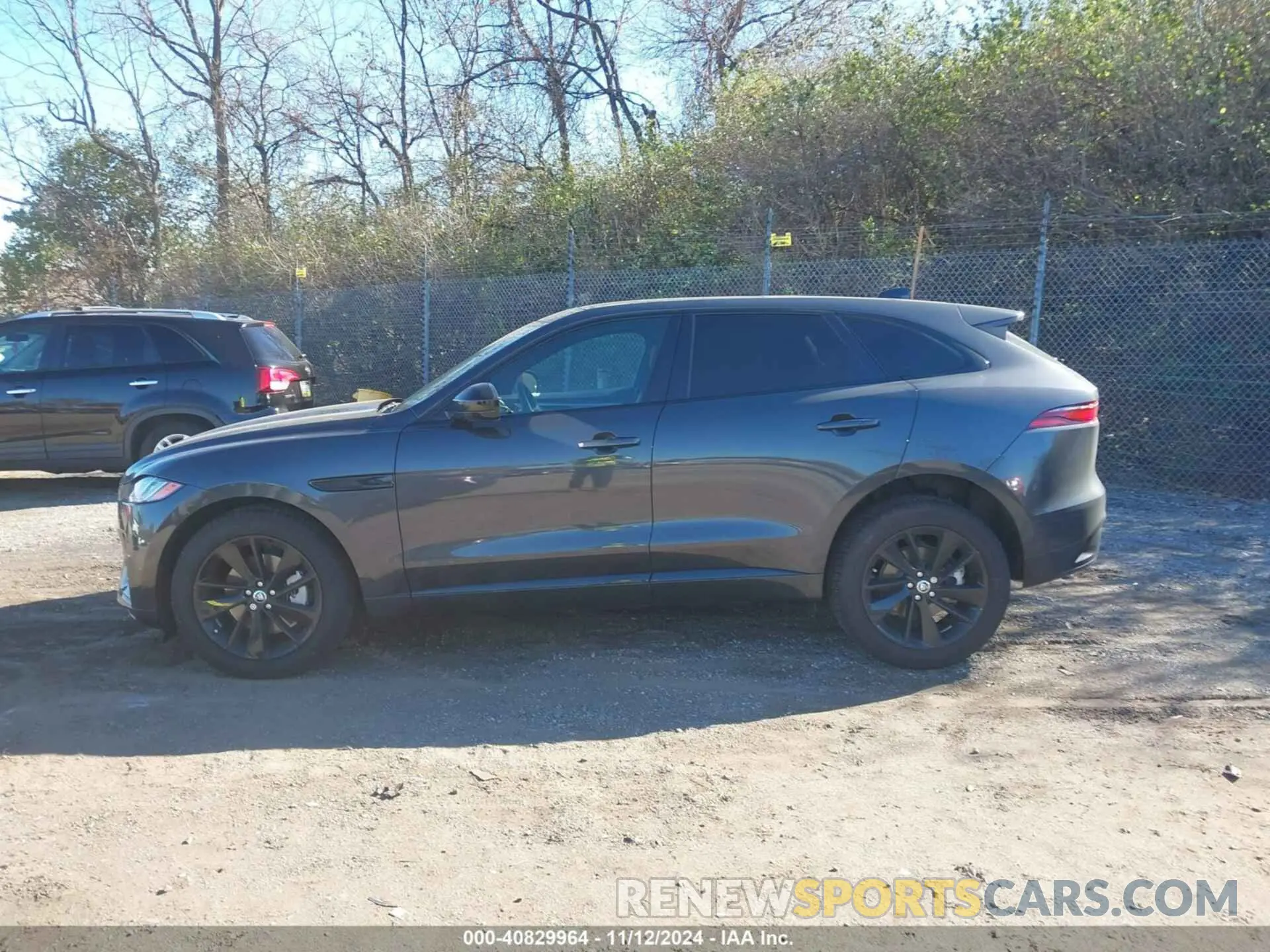 14 Photograph of a damaged car SADCT2EX0RA729326 JAGUAR F-PACE 2024