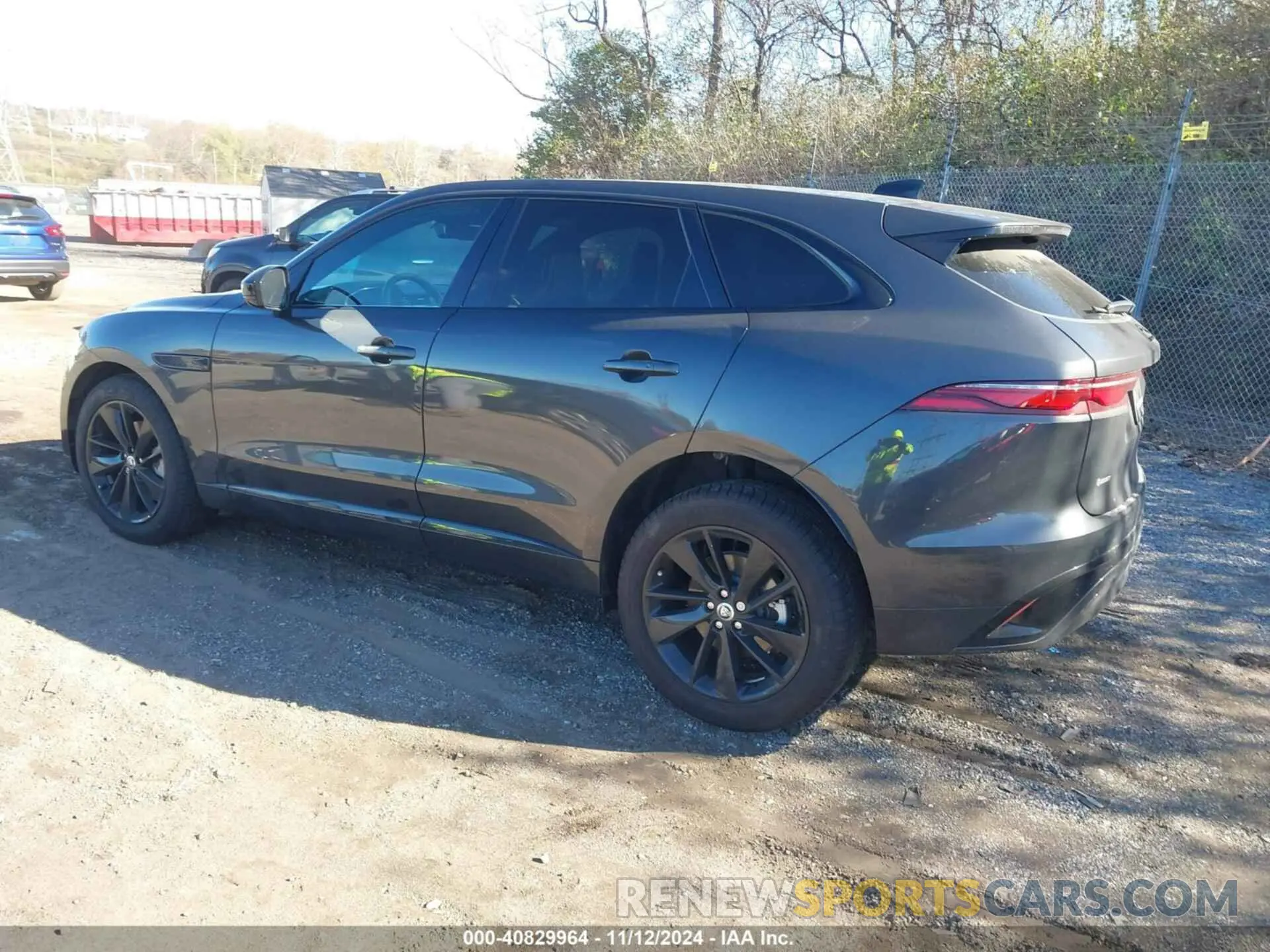 3 Photograph of a damaged car SADCT2EX0RA729326 JAGUAR F-PACE 2024