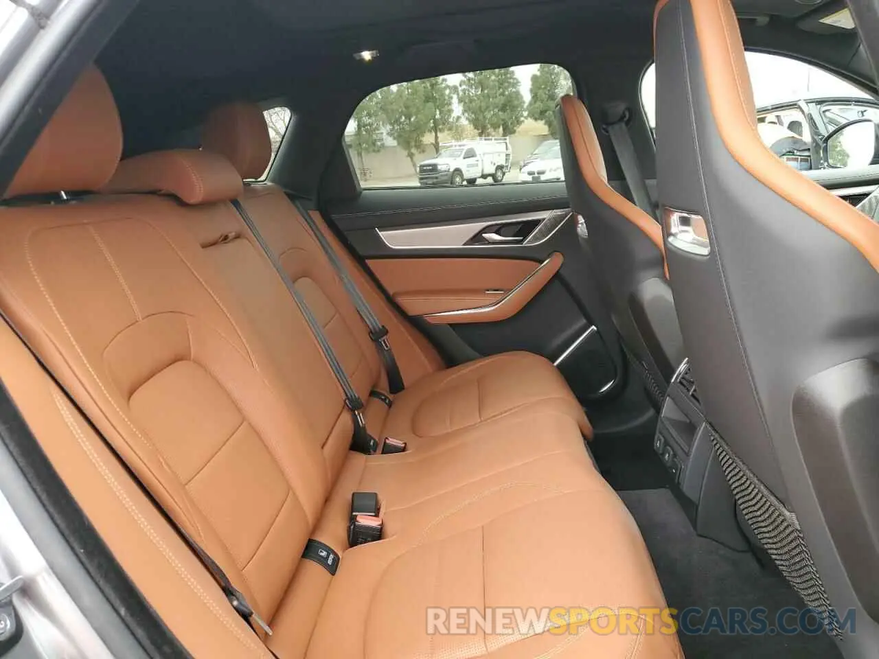 12 Photograph of a damaged car SADCT2EX8RA732328 JAGUAR F-PACE 2024