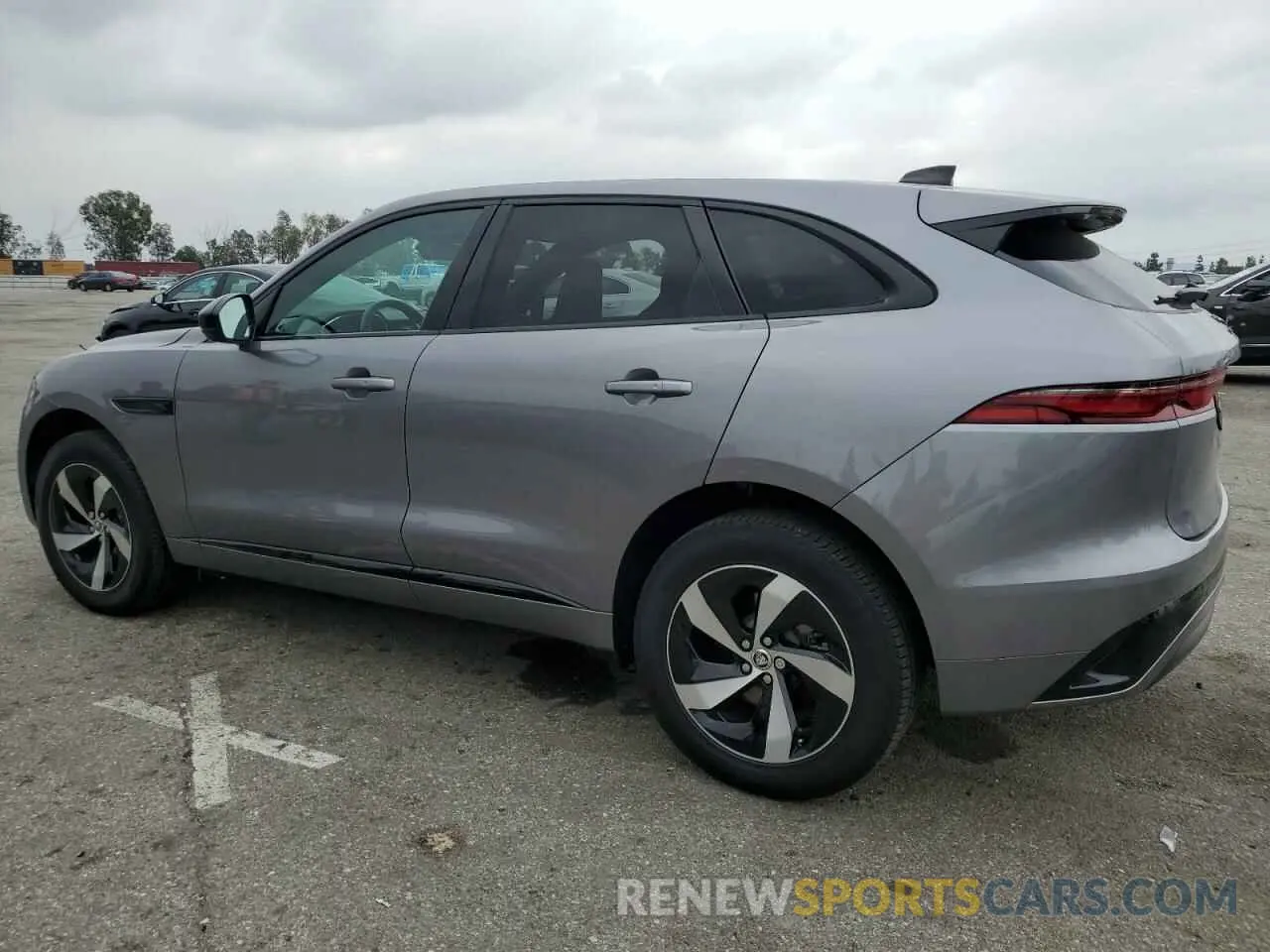 2 Photograph of a damaged car SADCT2EX8RA732328 JAGUAR F-PACE 2024