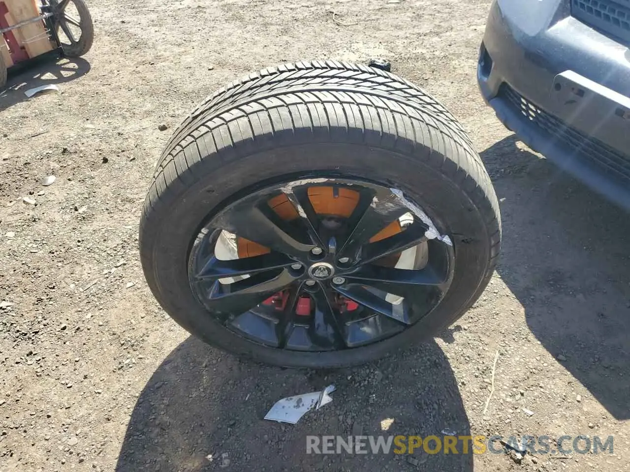 13 Photograph of a damaged car SADCT2FU0RA726107 JAGUAR F-PACE 2024