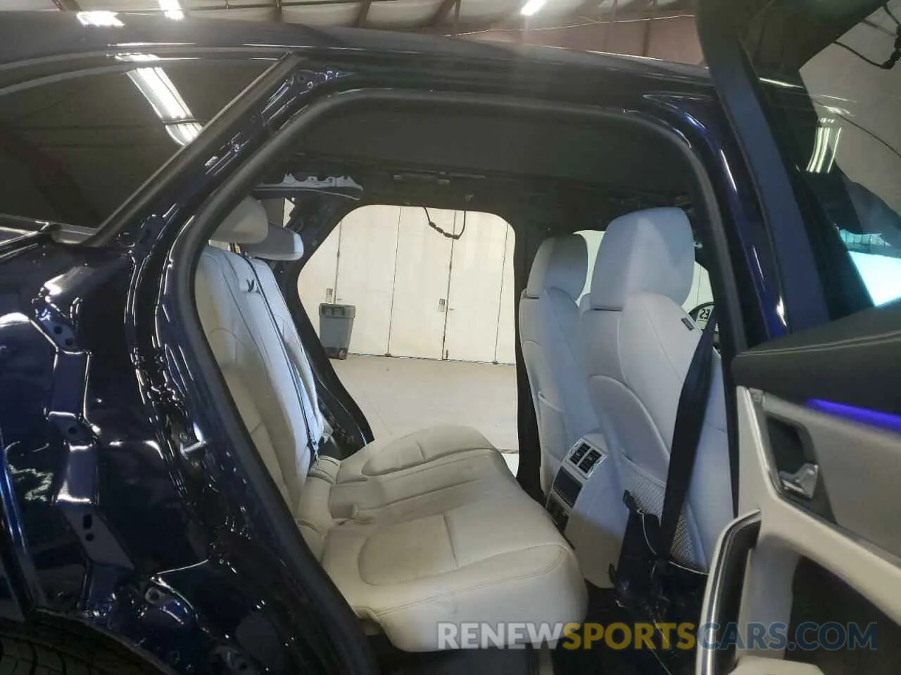 11 Photograph of a damaged car SADCT2FU1RA739013 JAGUAR F-PACE 2024