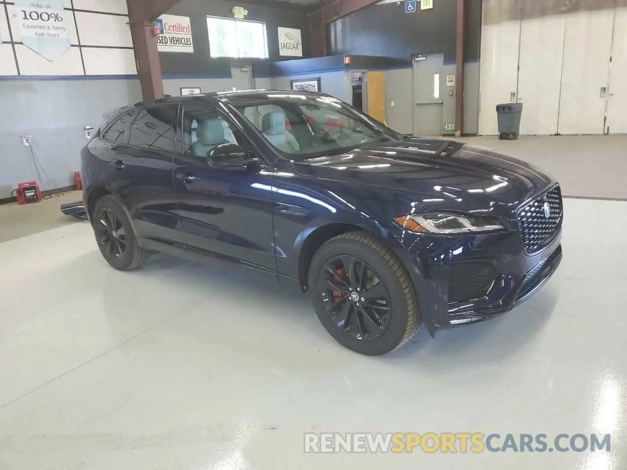 4 Photograph of a damaged car SADCT2FU1RA739013 JAGUAR F-PACE 2024