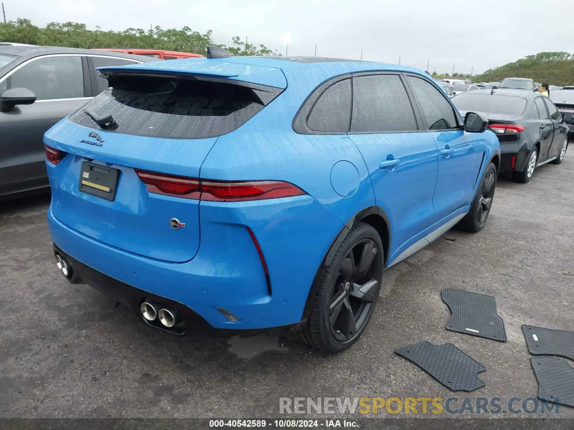 4 Photograph of a damaged car SADCZ2EE1RA725959 JAGUAR F-PACE 2024