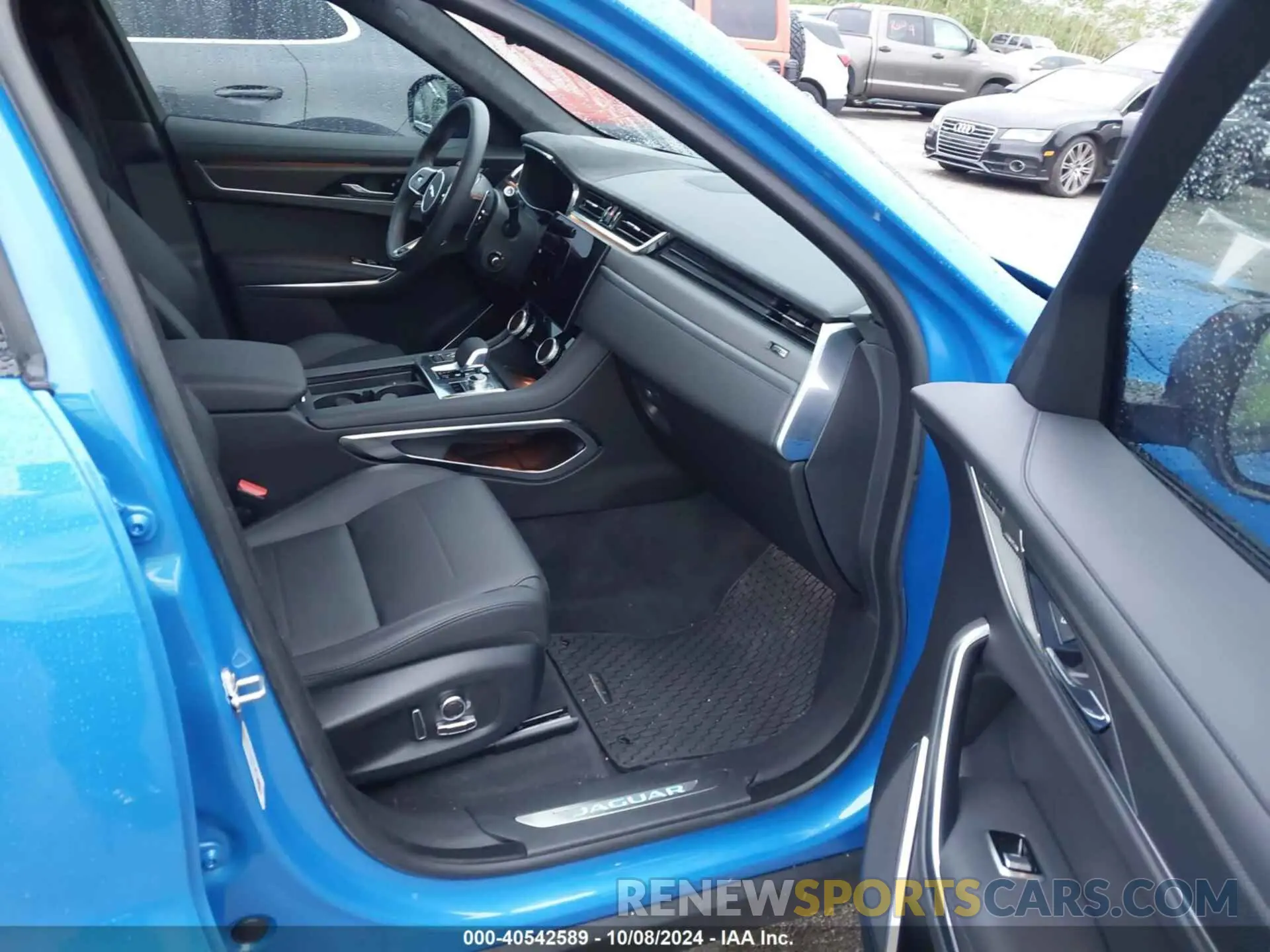 5 Photograph of a damaged car SADCZ2EE1RA725959 JAGUAR F-PACE 2024