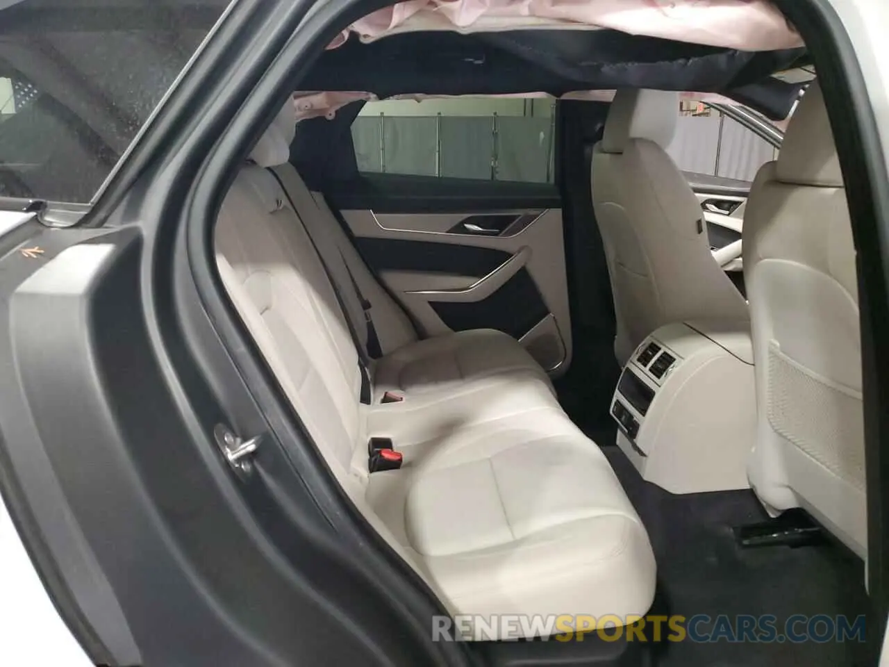 11 Photograph of a damaged car SADCT2EX4SA743526 JAGUAR F-PACE 2025
