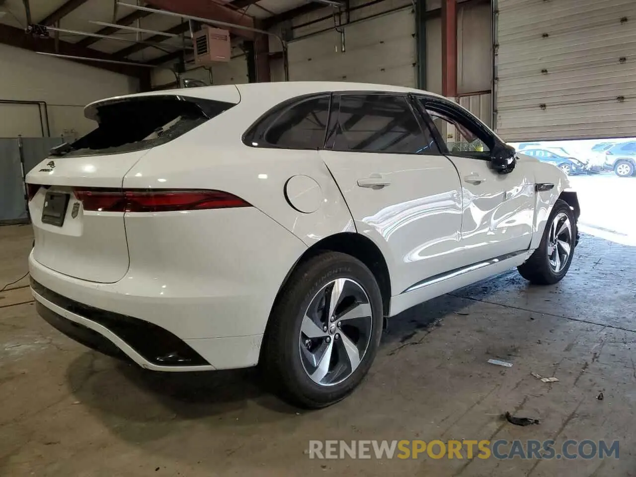 3 Photograph of a damaged car SADCT2EX4SA743526 JAGUAR F-PACE 2025
