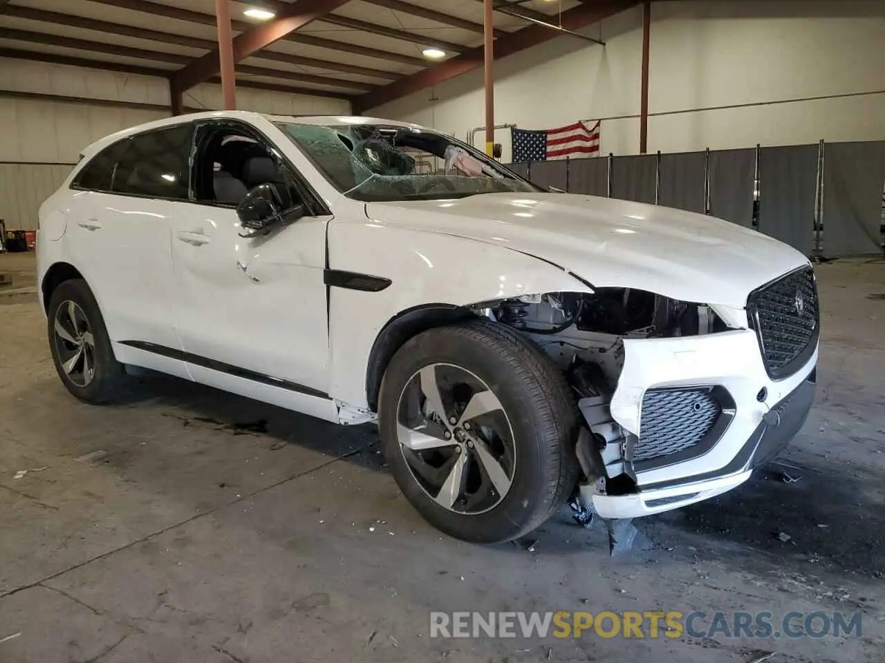 4 Photograph of a damaged car SADCT2EX4SA743526 JAGUAR F-PACE 2025