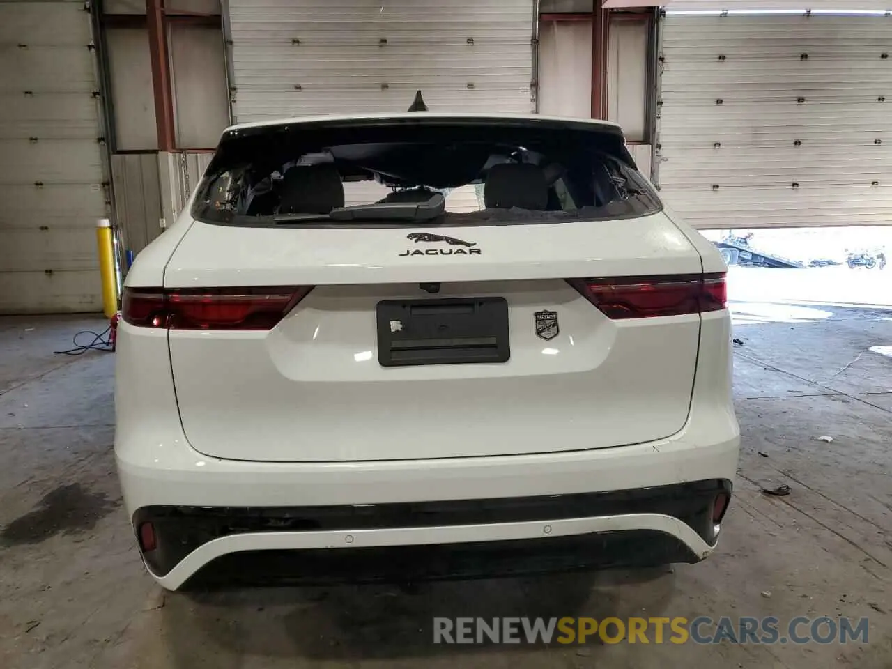 6 Photograph of a damaged car SADCT2EX4SA743526 JAGUAR F-PACE 2025