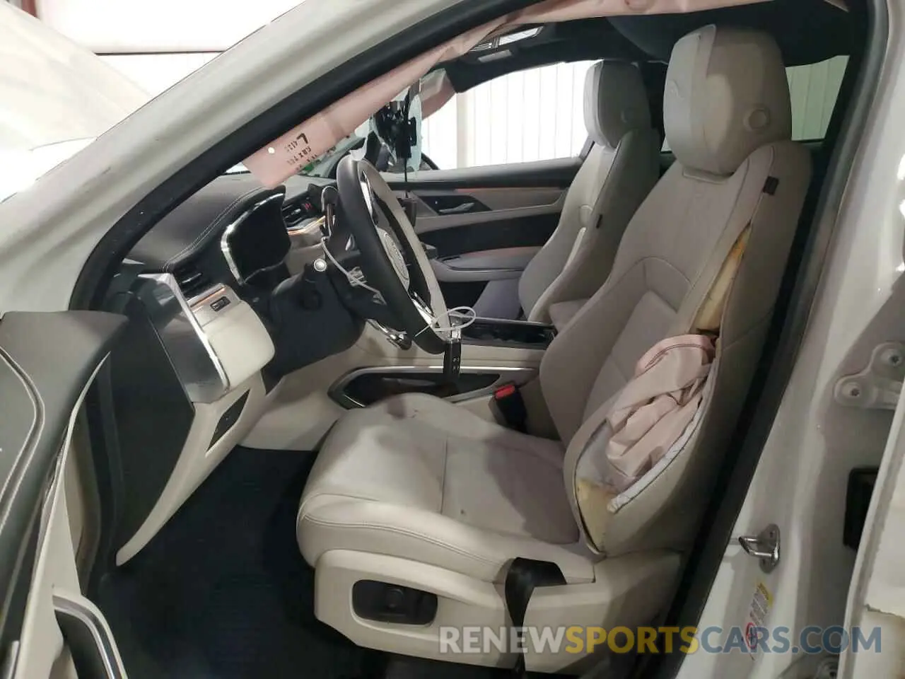 7 Photograph of a damaged car SADCT2EX4SA743526 JAGUAR F-PACE 2025