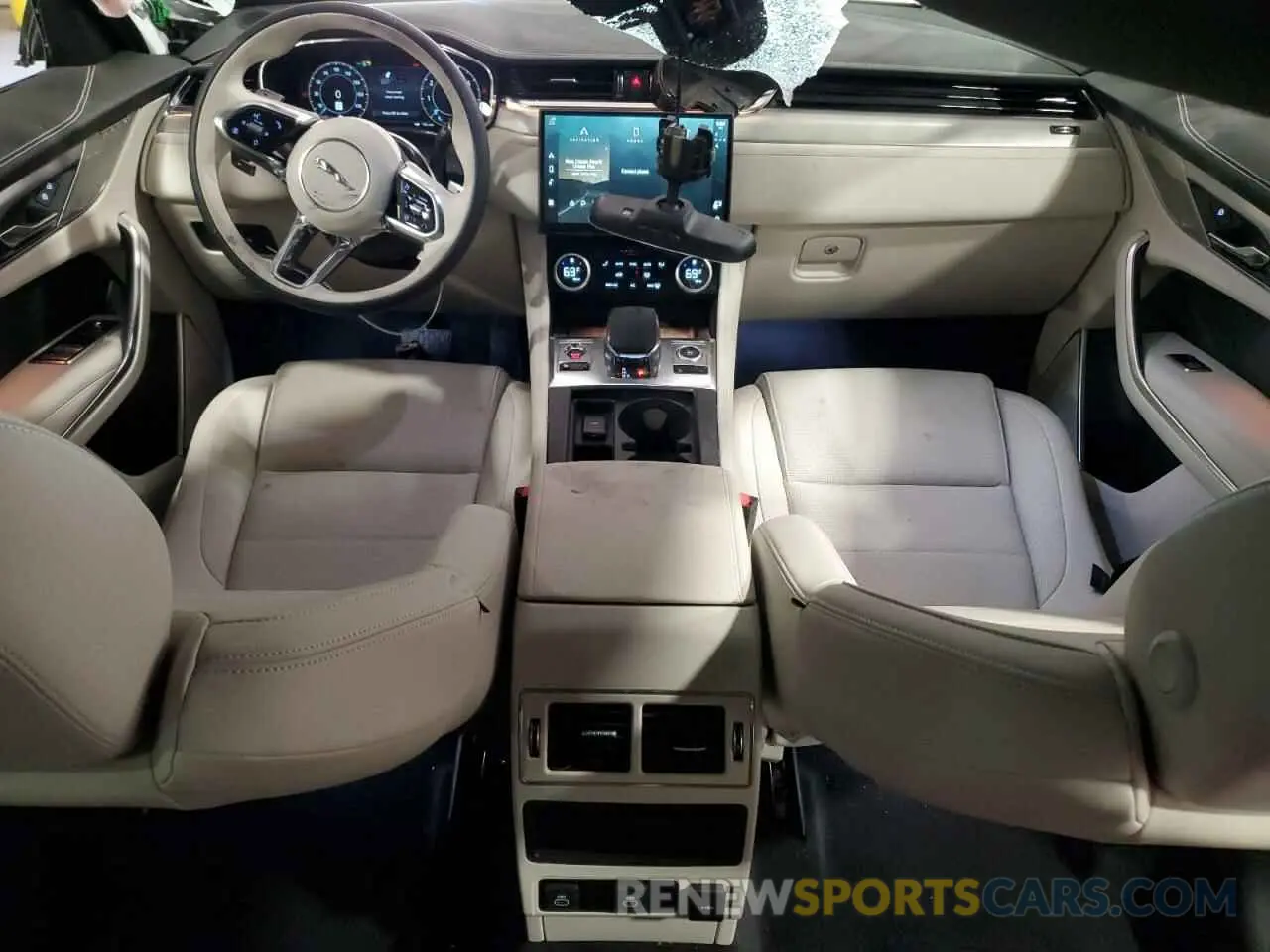 8 Photograph of a damaged car SADCT2EX4SA743526 JAGUAR F-PACE 2025