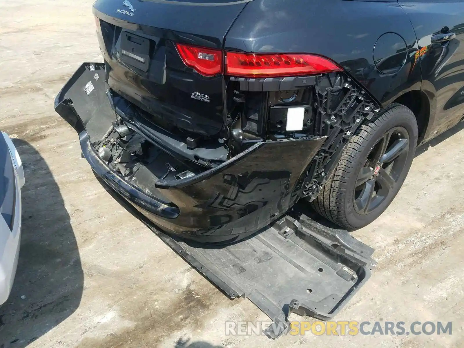 9 Photograph of a damaged car SADCP2FX7LA616936 JAGUAR F-PACE CHE 2020