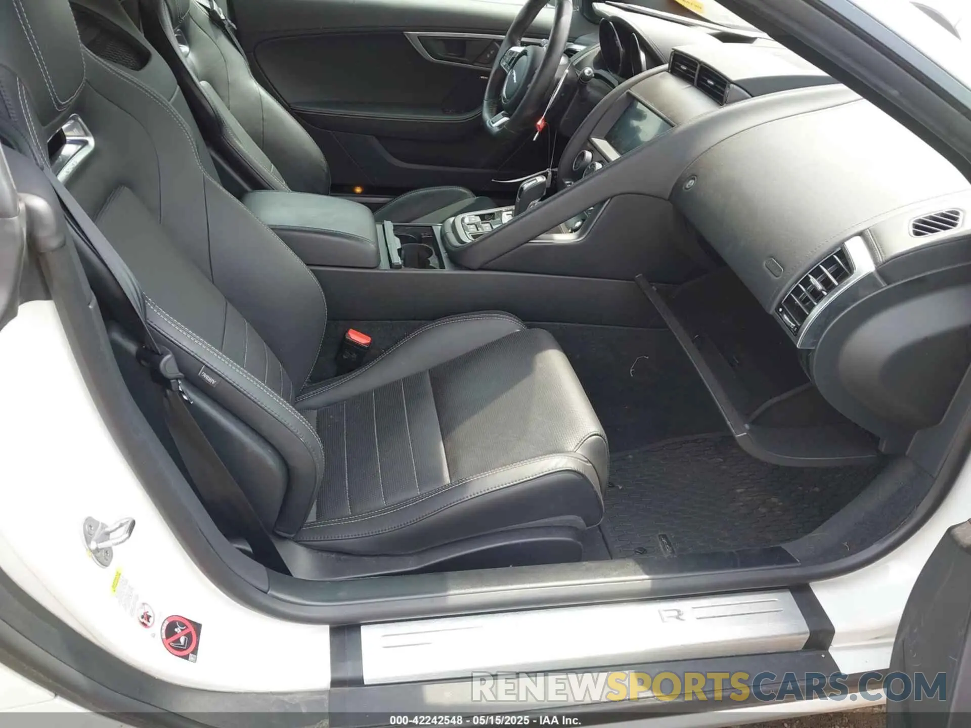 5 Photograph of a damaged car SAJDD1EV4KCK61053 JAGUAR F-TYPE 2019