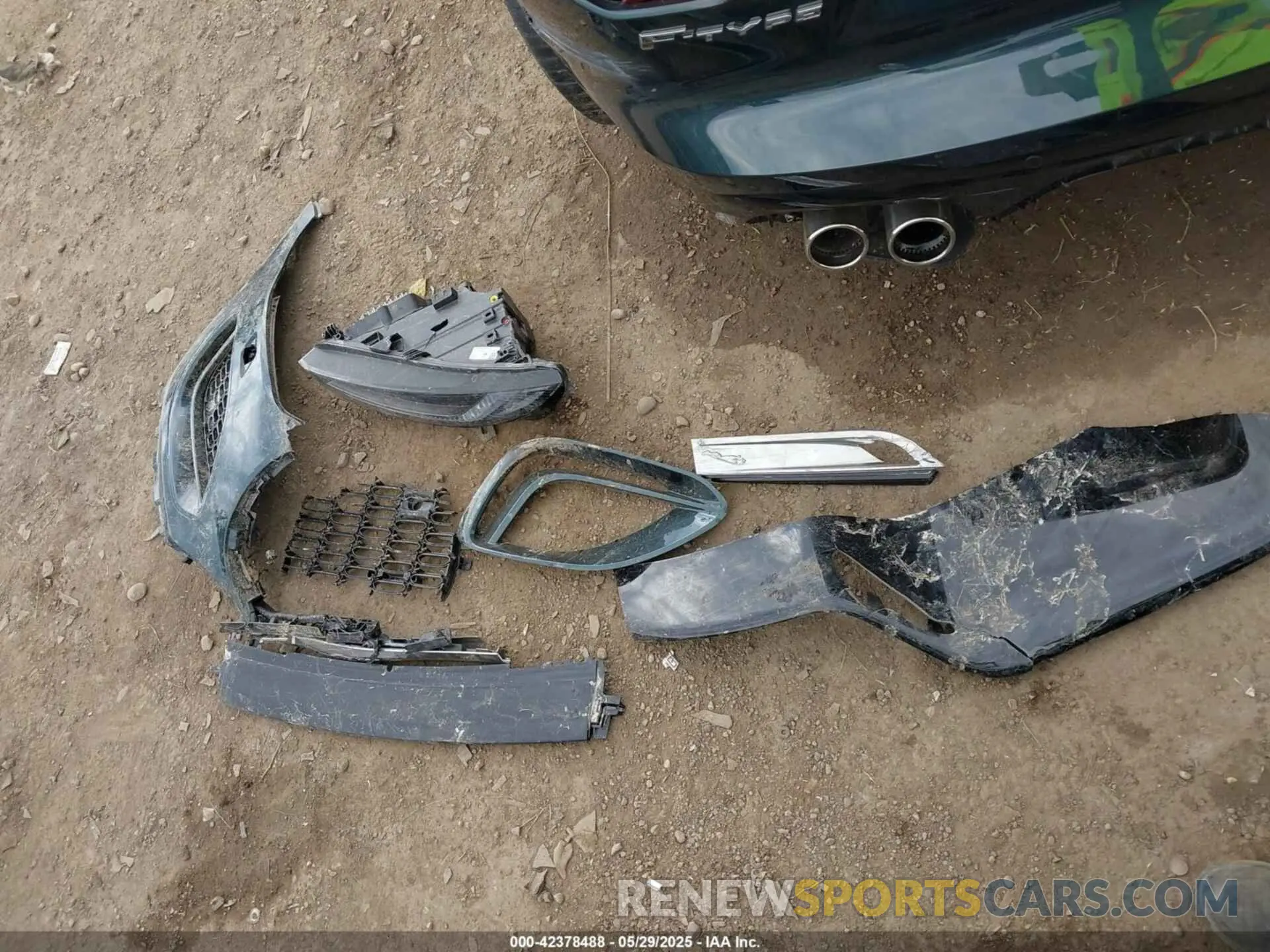 12 Photograph of a damaged car SAJD81EE3PCK82603 JAGUAR F-TYPE 2023