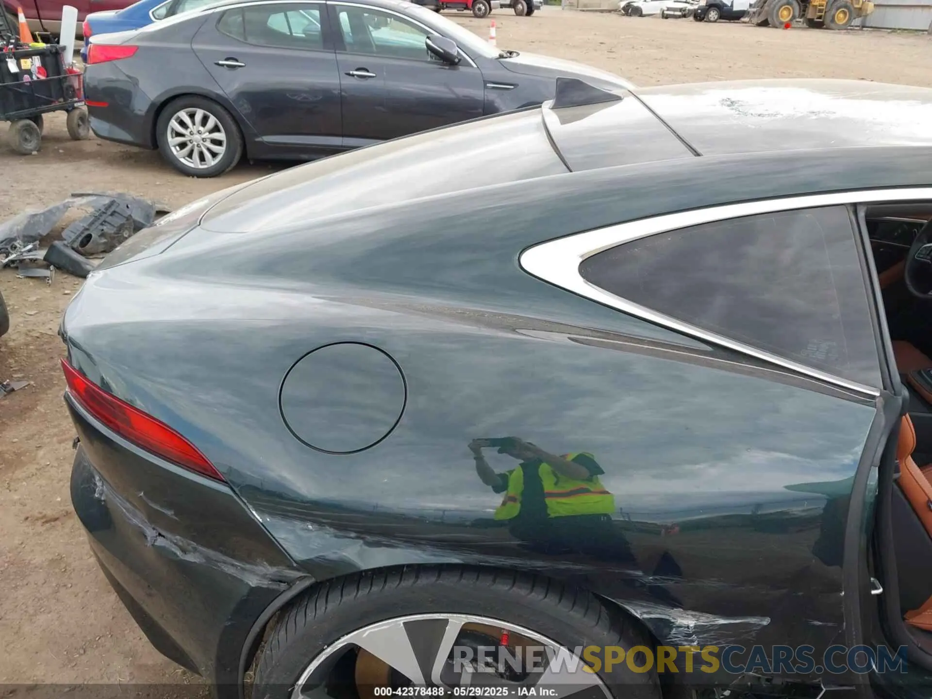 8 Photograph of a damaged car SAJD81EE3PCK82603 JAGUAR F-TYPE 2023