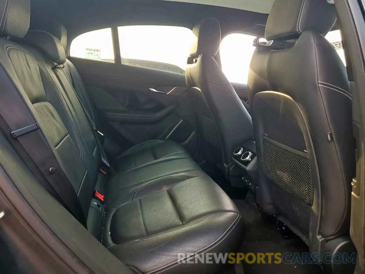 10 Photograph of a damaged car SADHC2S18K1F75303 JAGUAR I-PACE 2019
