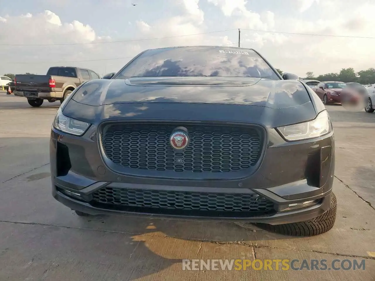 5 Photograph of a damaged car SADHC2S18K1F75303 JAGUAR I-PACE 2019
