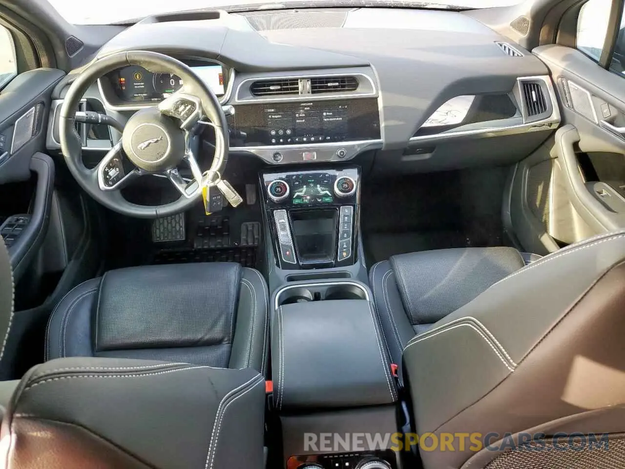 8 Photograph of a damaged car SADHC2S18K1F75303 JAGUAR I-PACE 2019
