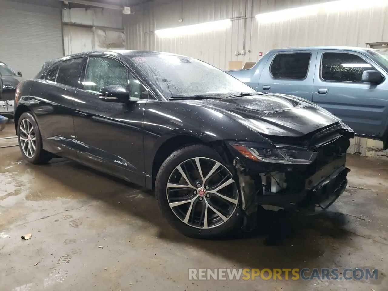 4 Photograph of a damaged car SADHD2S10K1F71324 JAGUAR I-PACE 2019