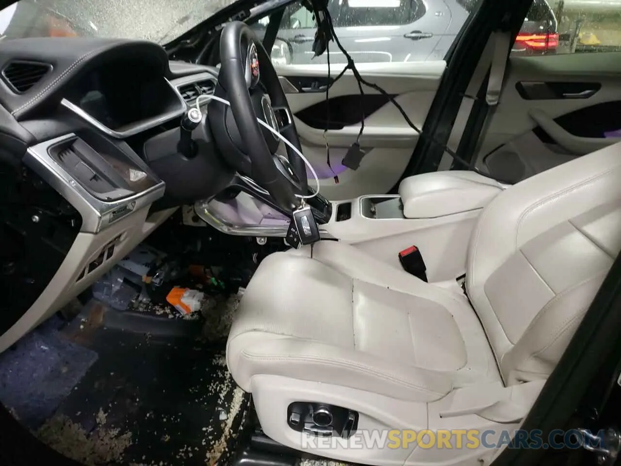7 Photograph of a damaged car SADHD2S10K1F71324 JAGUAR I-PACE 2019