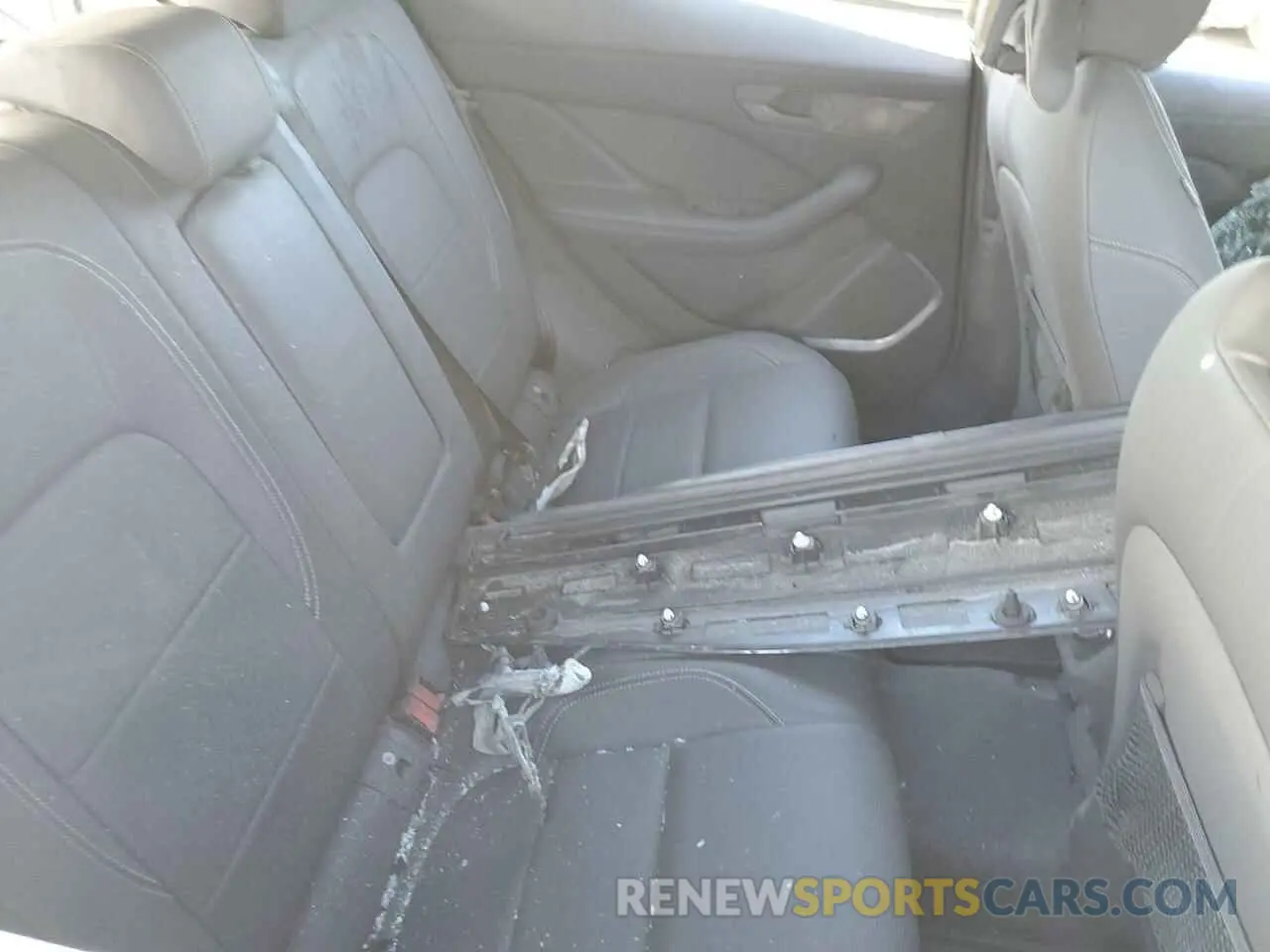10 Photograph of a damaged car SADHD2S12K1F70031 JAGUAR I-PACE 2019