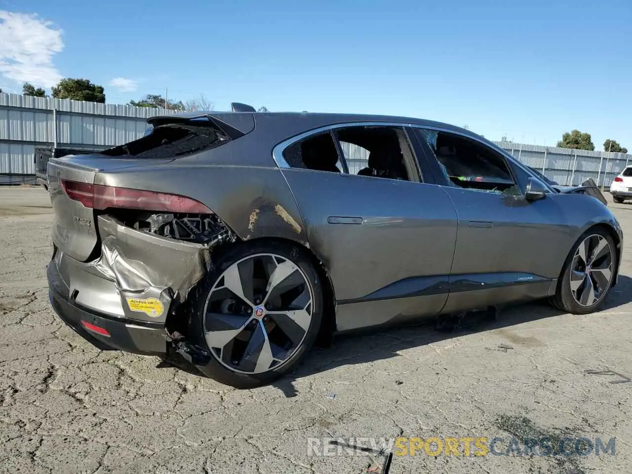 3 Photograph of a damaged car SADHD2S12K1F70031 JAGUAR I-PACE 2019