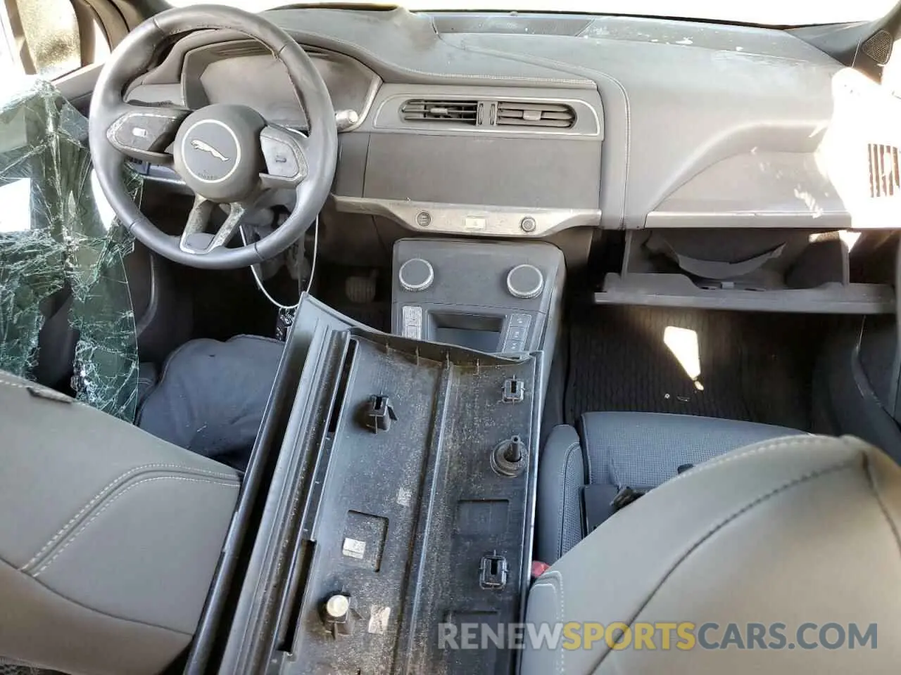 8 Photograph of a damaged car SADHD2S12K1F70031 JAGUAR I-PACE 2019
