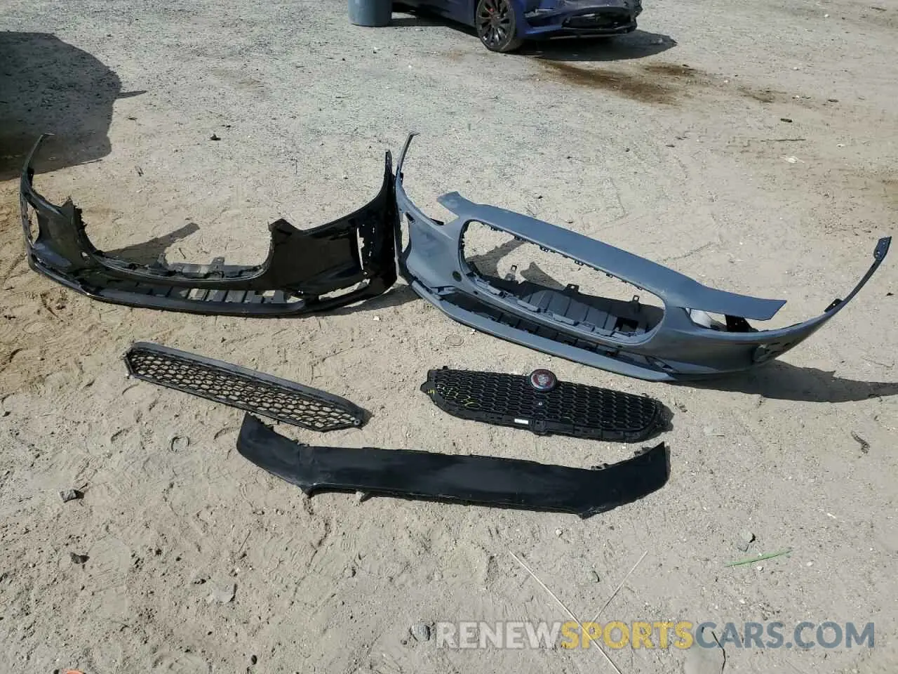 13 Photograph of a damaged car SADHD2S14K1F63517 JAGUAR I-PACE 2019