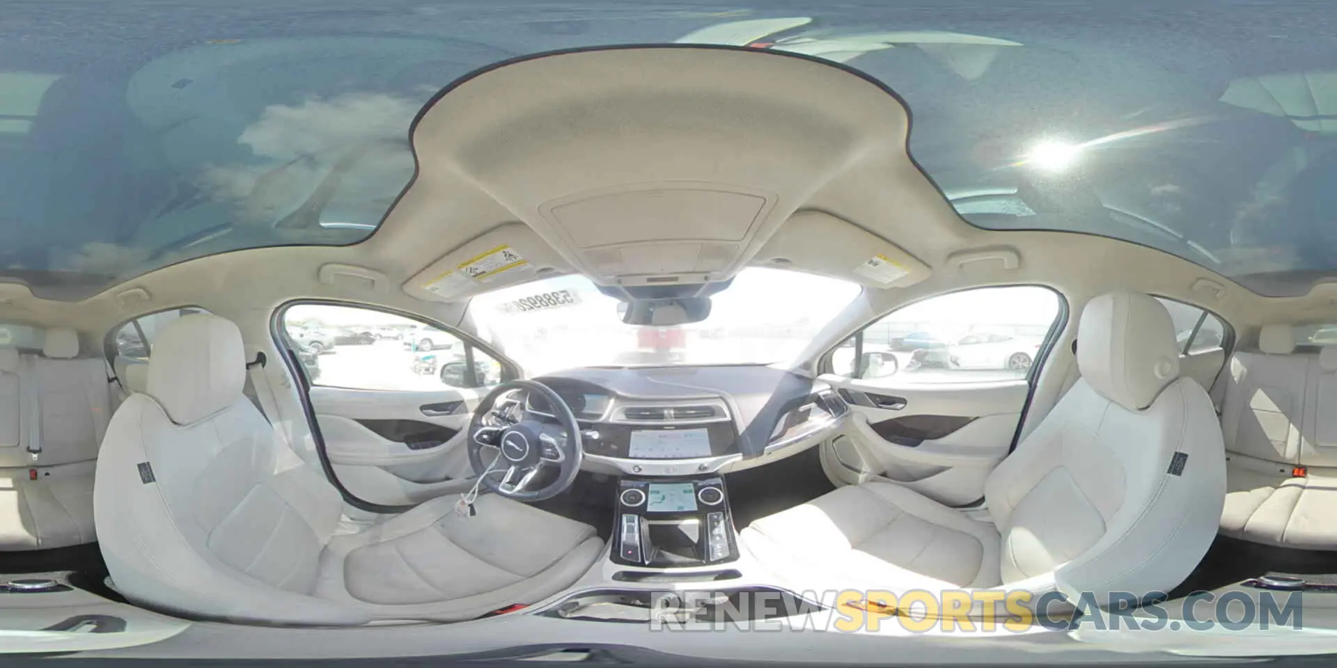 16 Photograph of a damaged car SADHD2S14K1F63517 JAGUAR I-PACE 2019