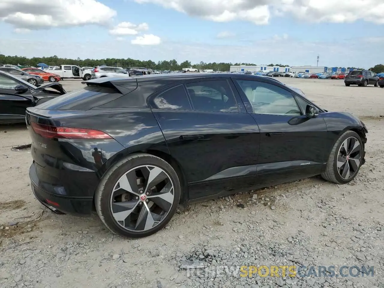 3 Photograph of a damaged car SADHD2S14K1F63517 JAGUAR I-PACE 2019