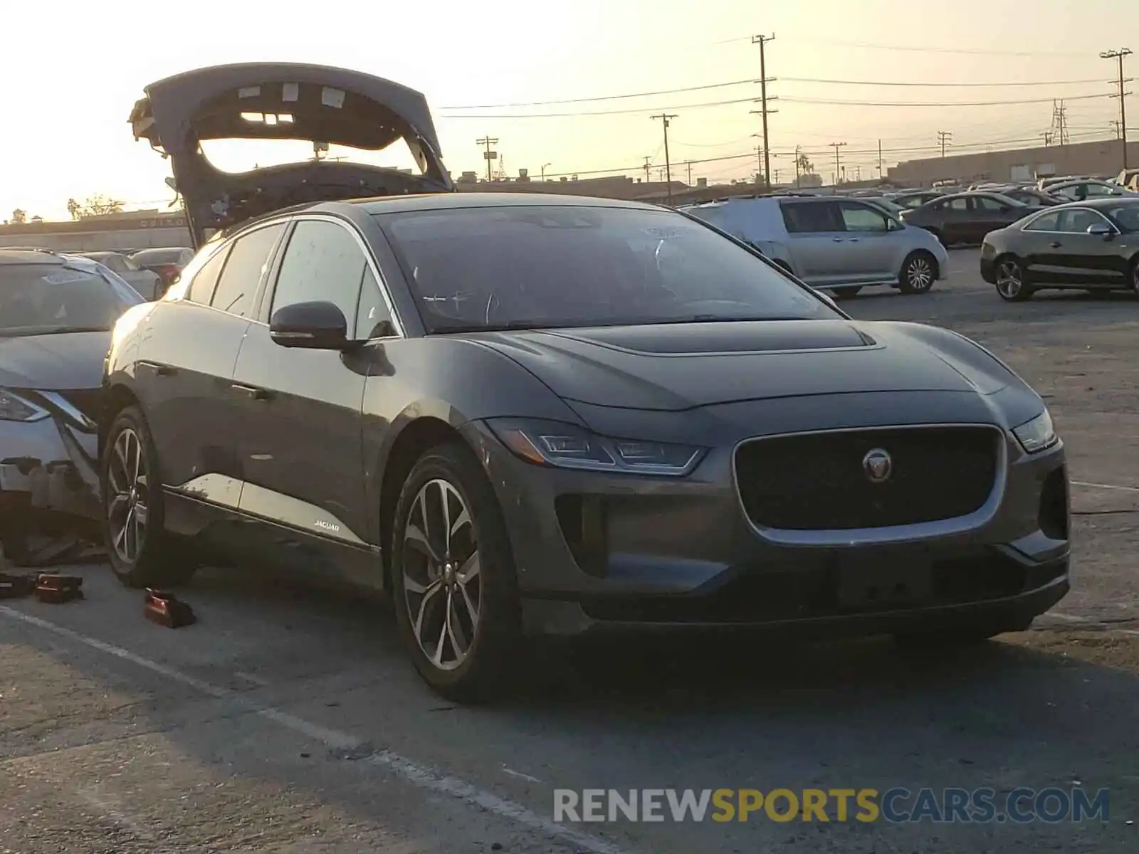 1 Photograph of a damaged car SADHD2S14K1F69706 JAGUAR I-PACE 2019