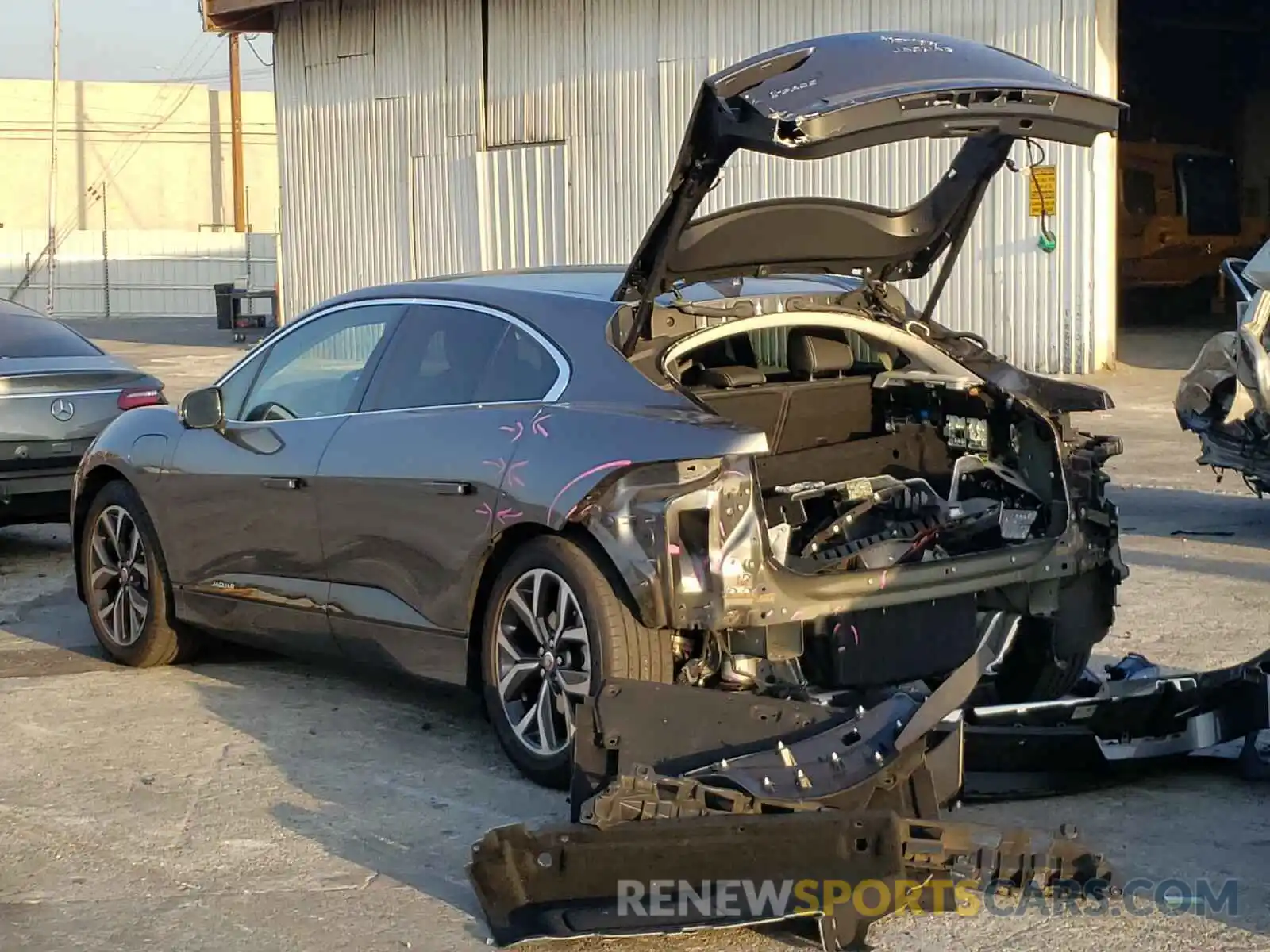 3 Photograph of a damaged car SADHD2S14K1F69706 JAGUAR I-PACE 2019