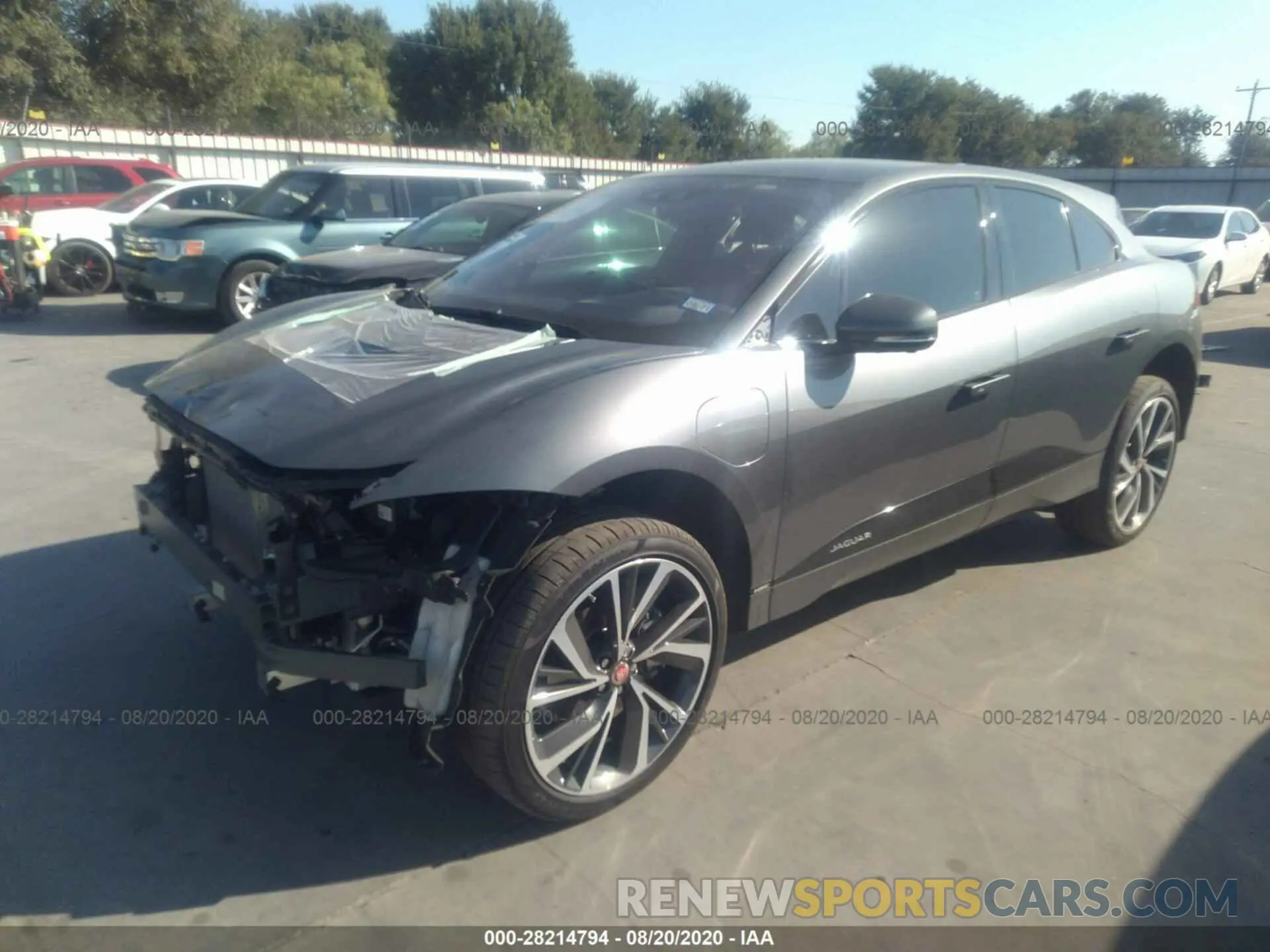 2 Photograph of a damaged car SADHD2S16K1F72400 JAGUAR I-PACE 2019
