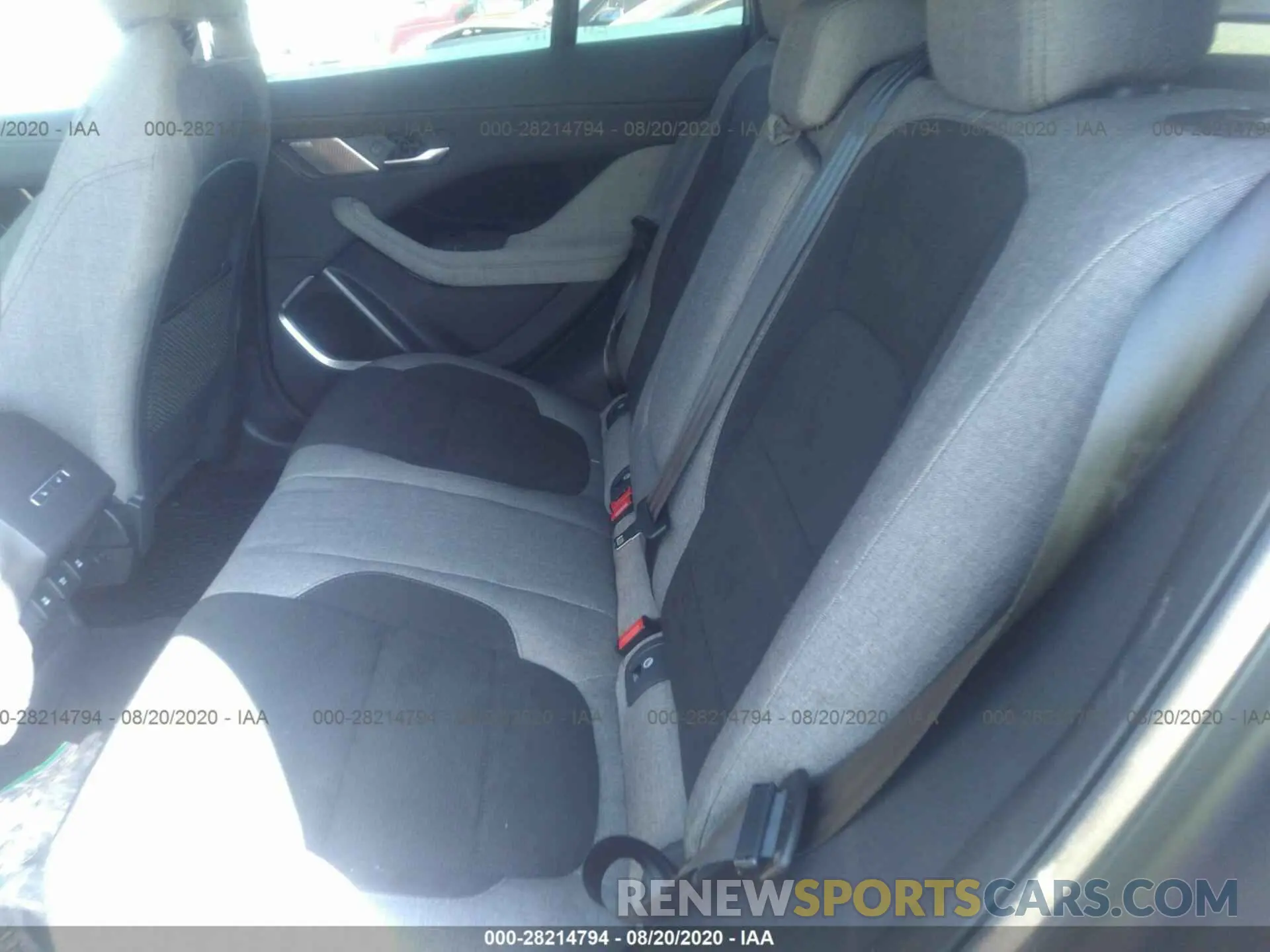 8 Photograph of a damaged car SADHD2S16K1F72400 JAGUAR I-PACE 2019