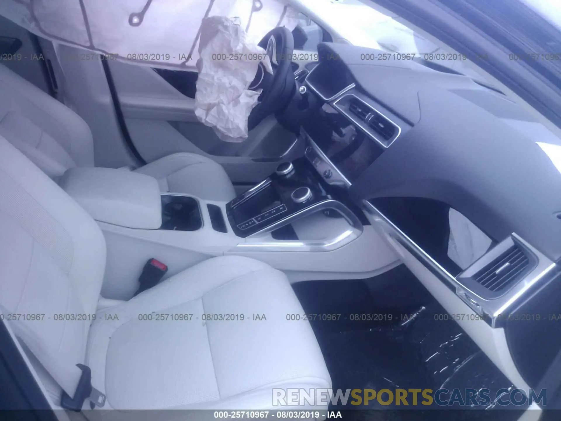 5 Photograph of a damaged car SADHD2S18K1F74536 JAGUAR I-PACE 2019