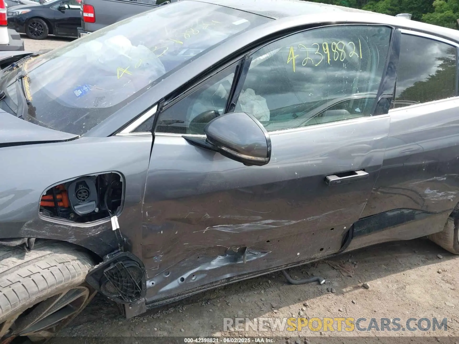 19 Photograph of a damaged car SADHD2S19K1F67336 JAGUAR I-PACE 2019