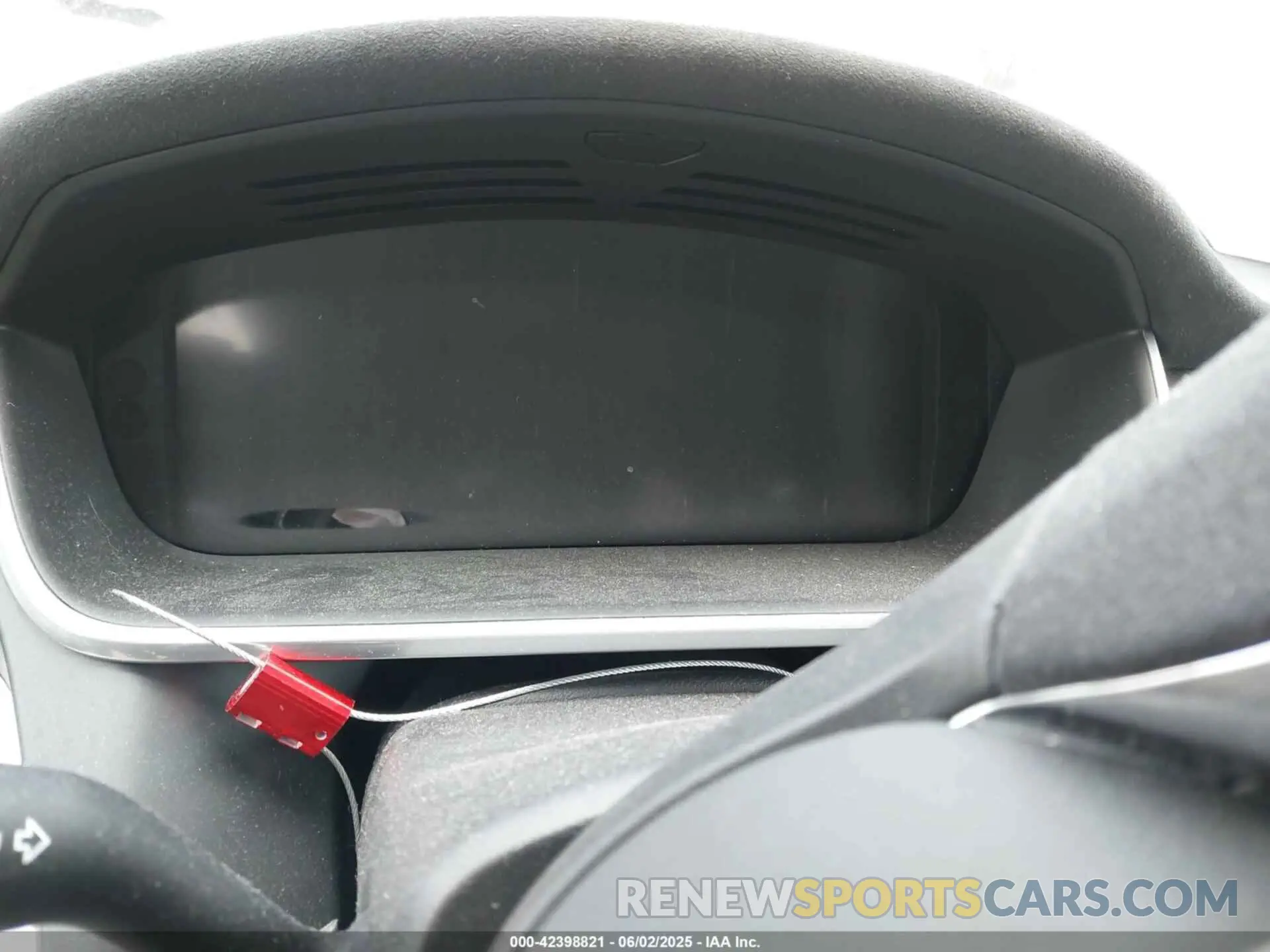 7 Photograph of a damaged car SADHD2S19K1F67336 JAGUAR I-PACE 2019