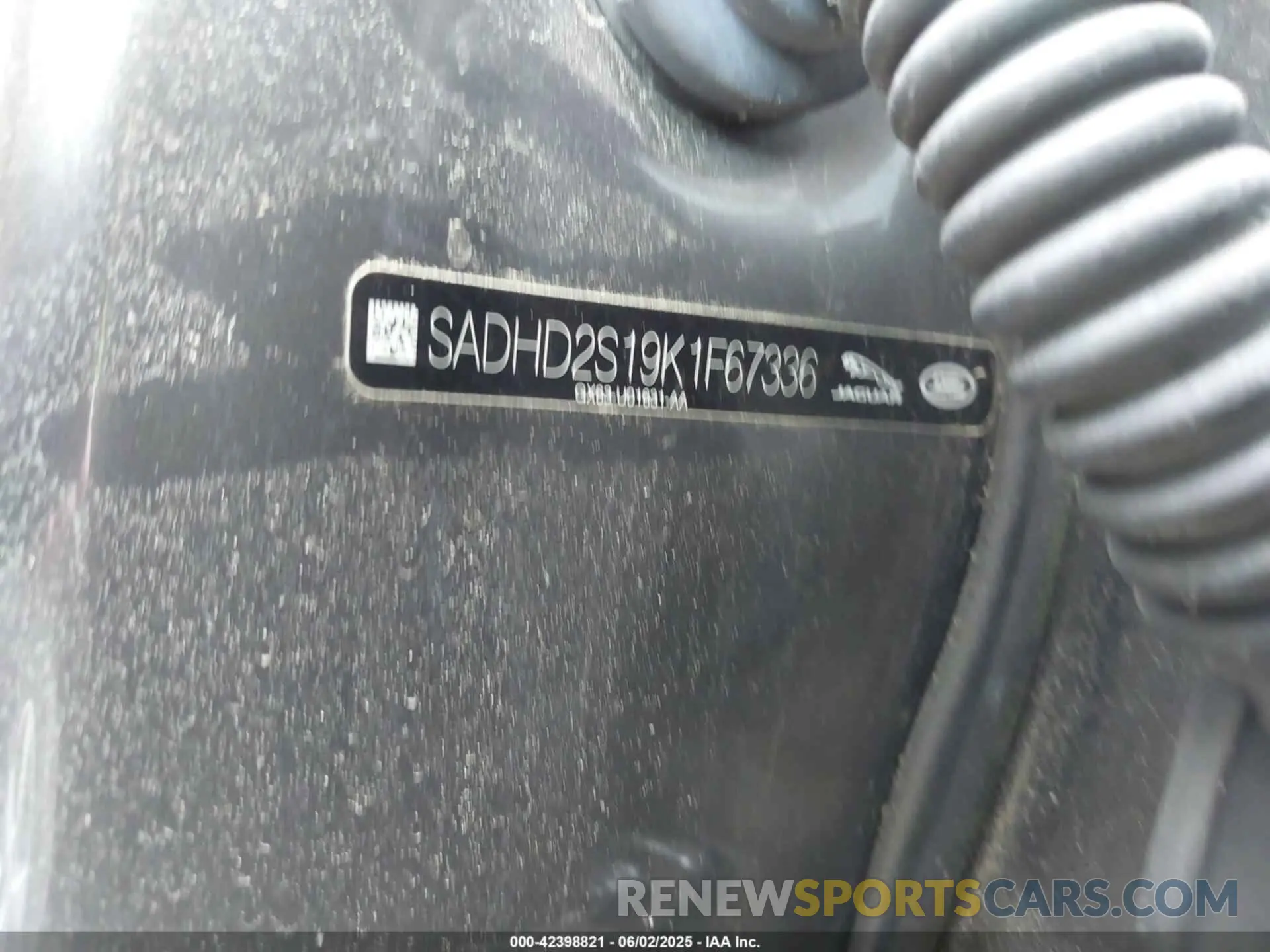 9 Photograph of a damaged car SADHD2S19K1F67336 JAGUAR I-PACE 2019