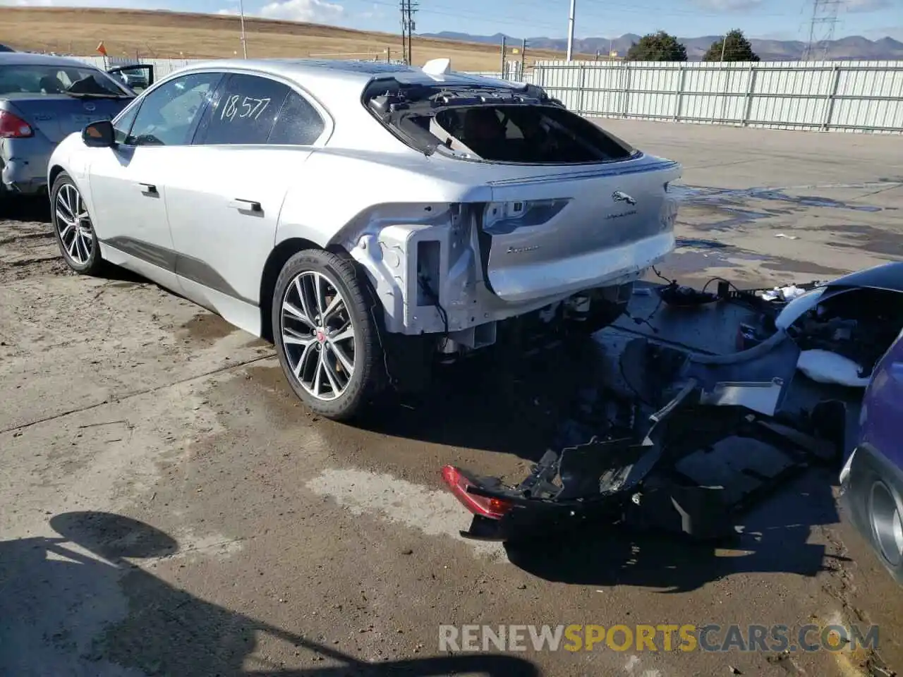 3 Photograph of a damaged car SADHD2S19K1F72410 JAGUAR I-PACE 2019