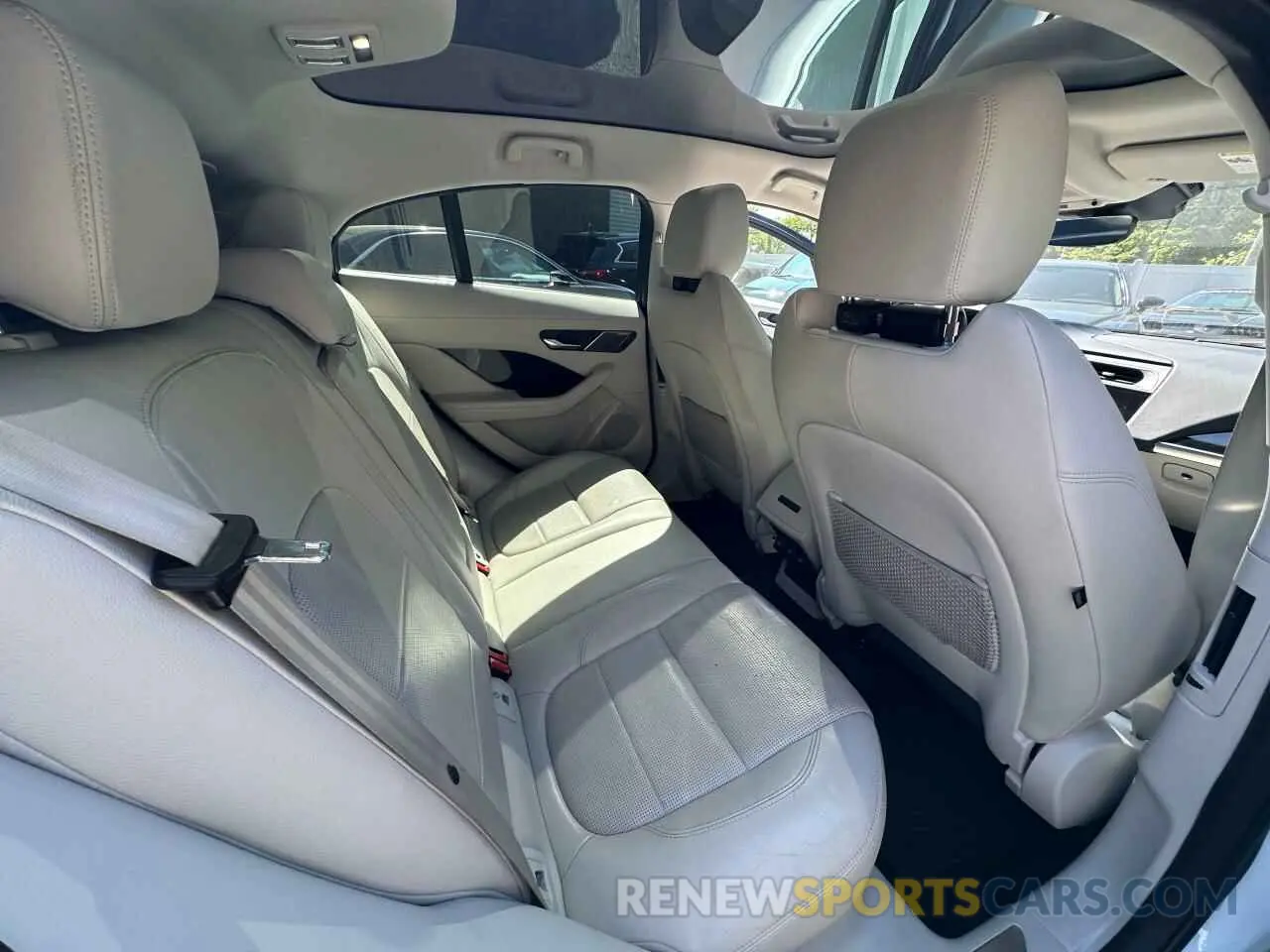 6 Photograph of a damaged car SADHB2S14L1F85119 JAGUAR I-PACE 2020