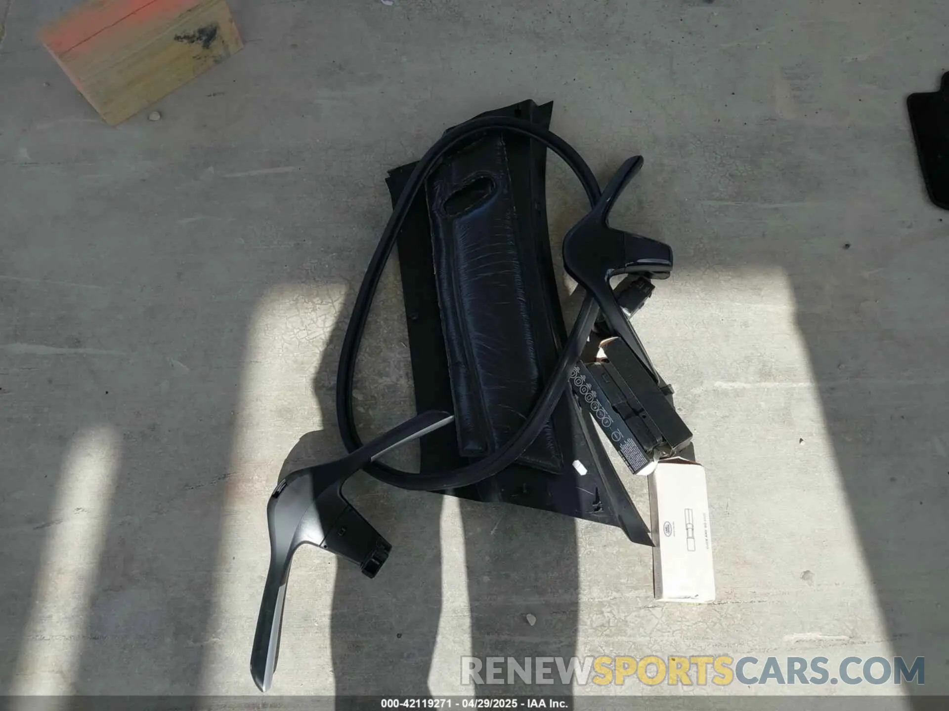 12 Photograph of a damaged car SADHB2S15L1F79250 JAGUAR I-PACE 2020