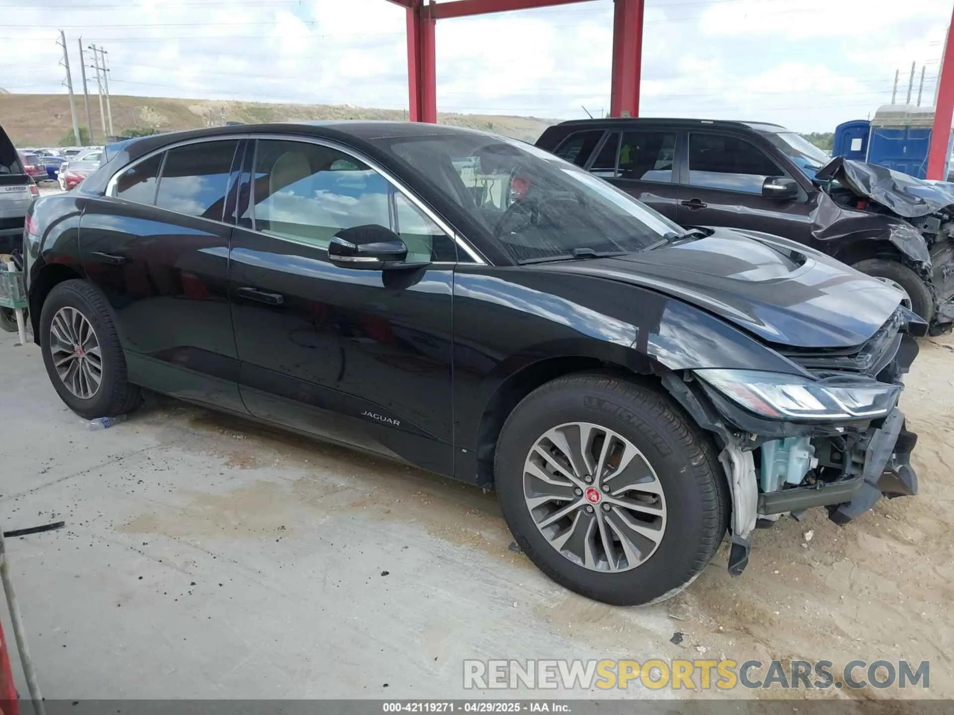 14 Photograph of a damaged car SADHB2S15L1F79250 JAGUAR I-PACE 2020