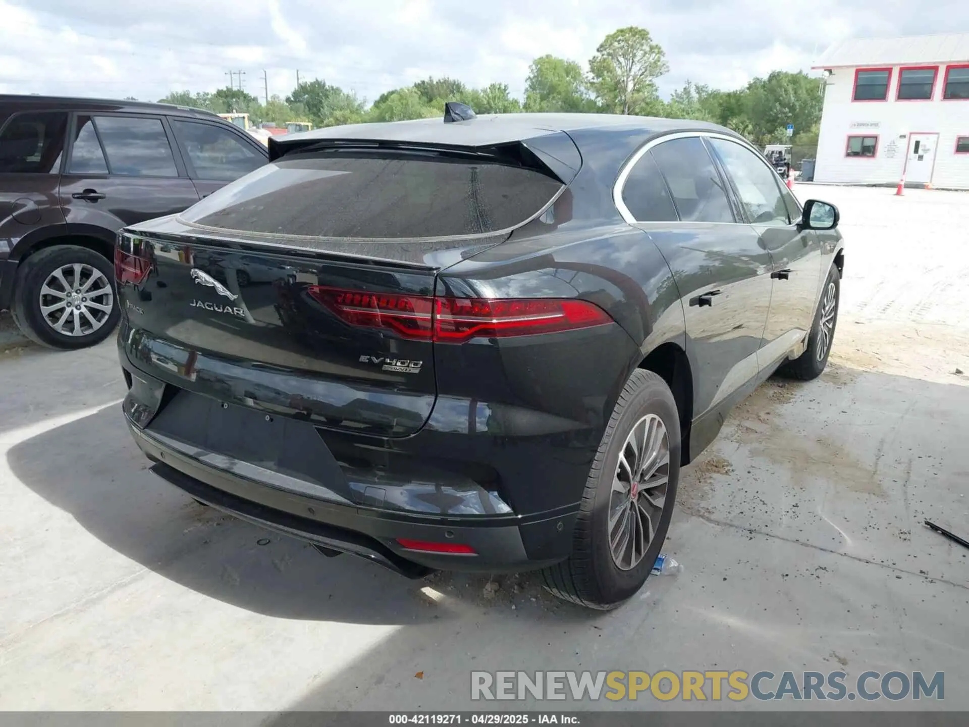 4 Photograph of a damaged car SADHB2S15L1F79250 JAGUAR I-PACE 2020