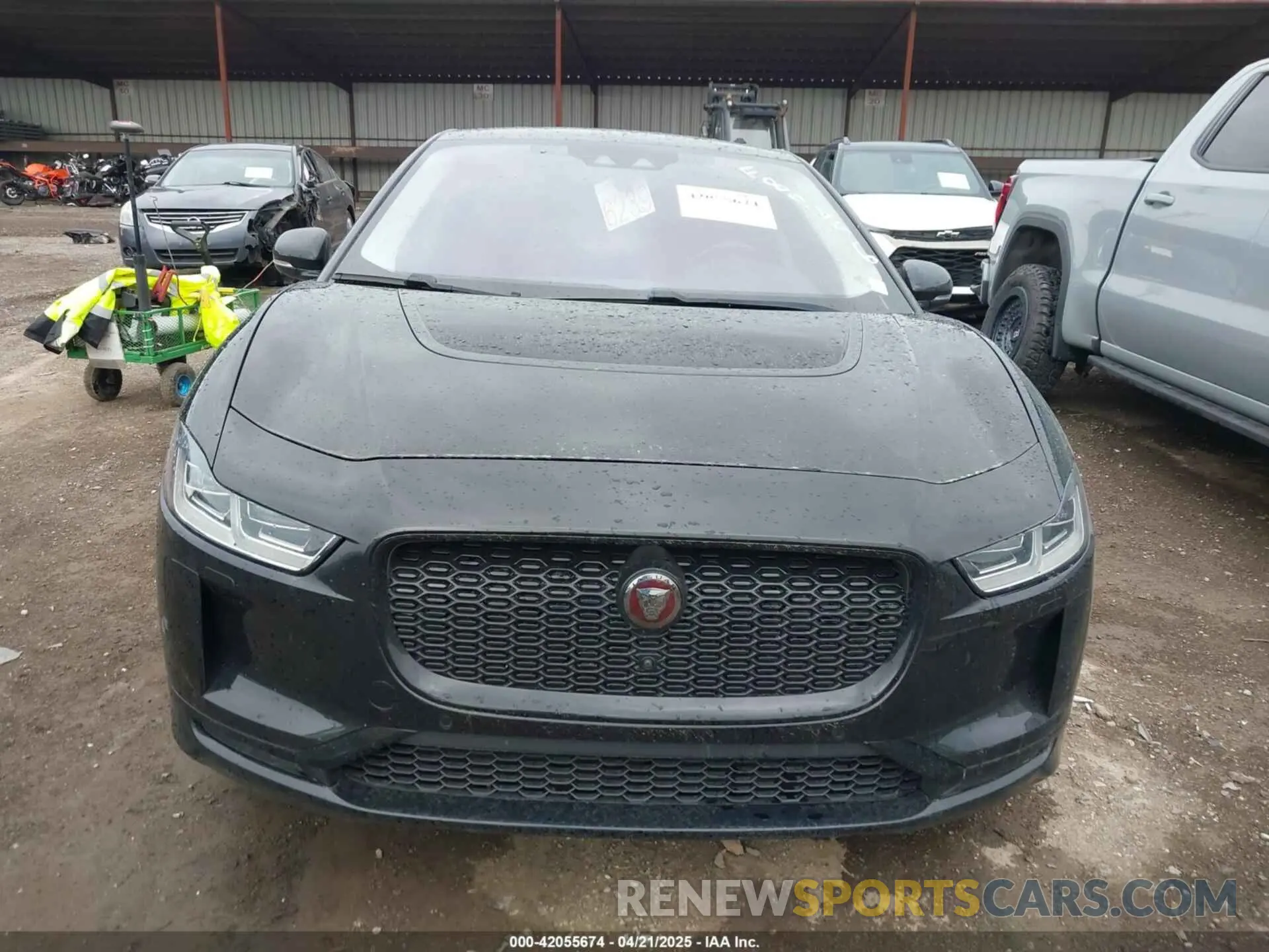 12 Photograph of a damaged car SADHC2S14L1F80256 JAGUAR I-PACE 2020