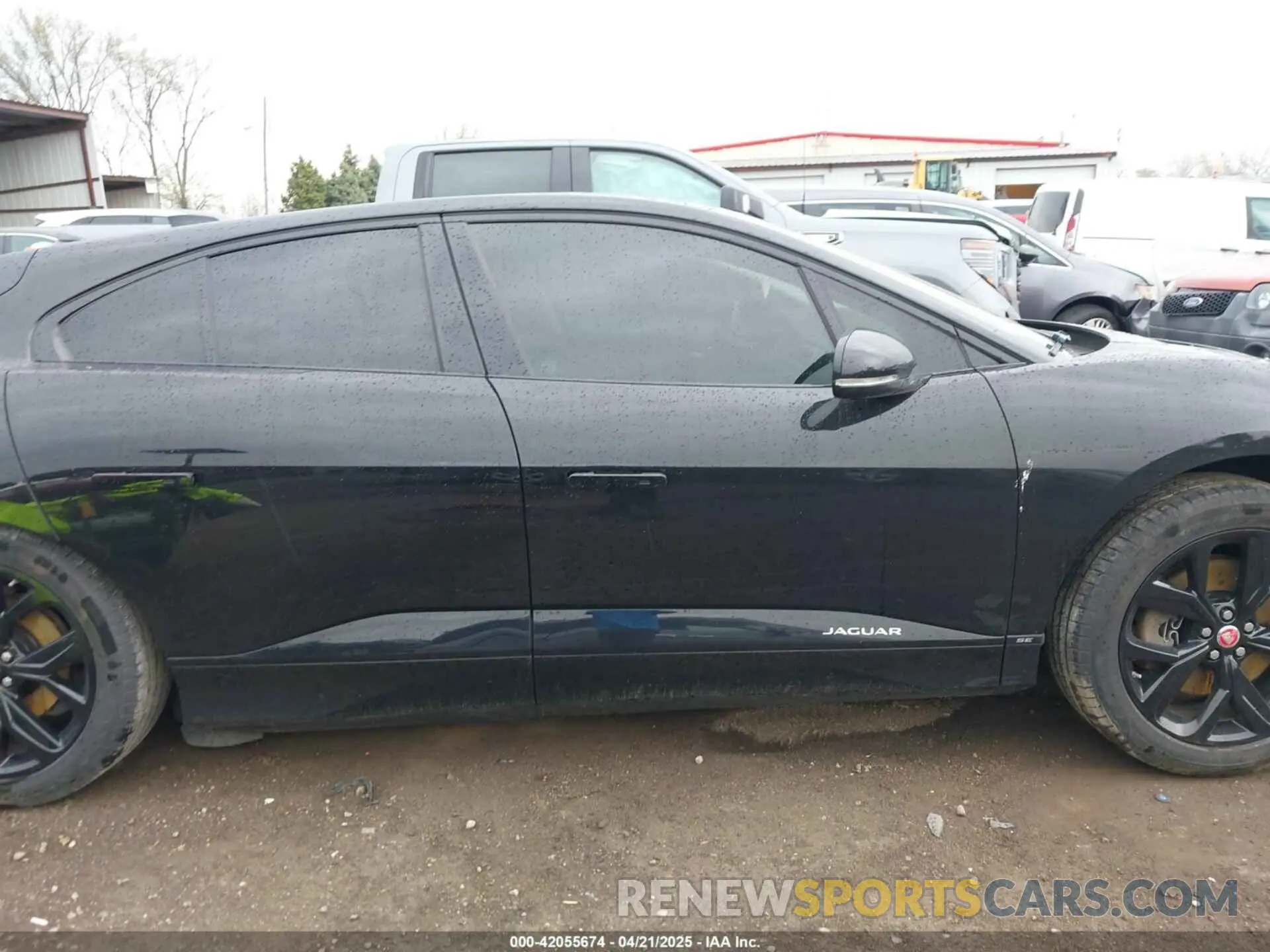 13 Photograph of a damaged car SADHC2S14L1F80256 JAGUAR I-PACE 2020