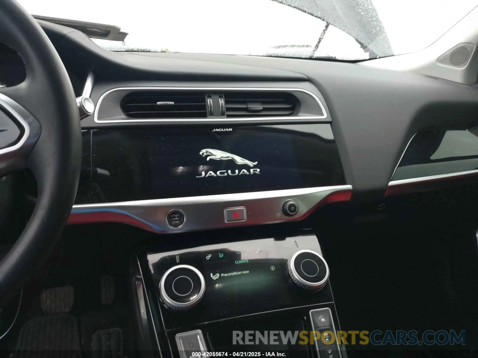 18 Photograph of a damaged car SADHC2S14L1F80256 JAGUAR I-PACE 2020